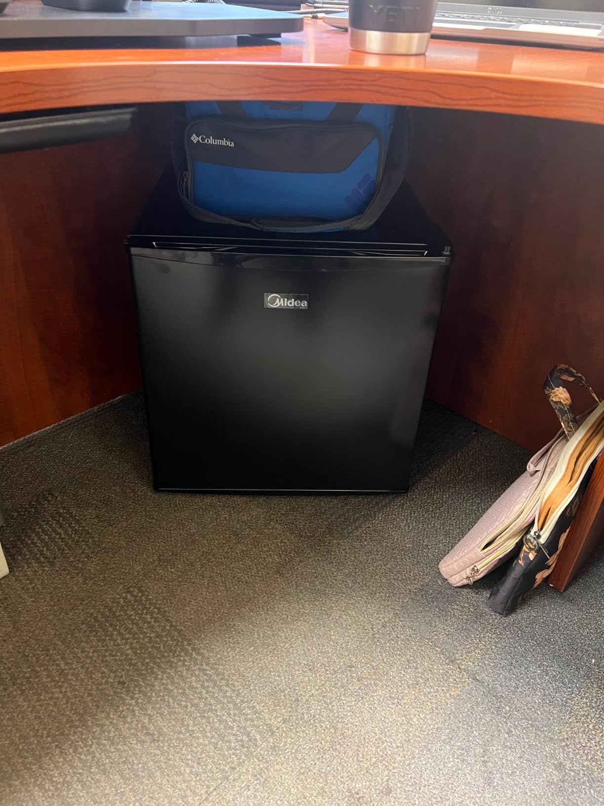 Midea WHS-65LB1 Compact Single Reversible Door Refrigerator, 1.6 Cubic Feet(0.045 Cubic Meter), Black Customer Review Midea WHS-65LB1 Compact Single Reversible Door Refrigerator, 1.6 Cubic Feet(0.045 Cubic Meter), Black - Customer Photo 2