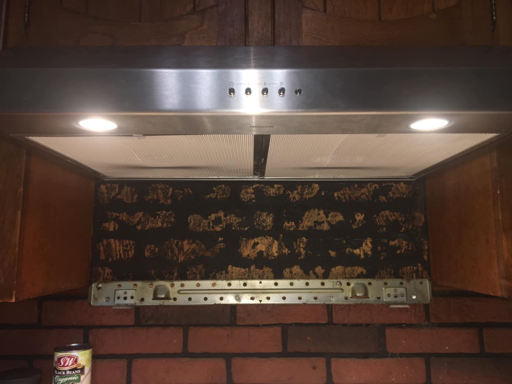 Broan-NuTone BCSQ130SS Three-Speed Glacier Under-Cabinet Range Hood with LED Lights ADA Capable, 1.5 Sones, 375 Max Blower CFM, 30-Inch, Stainless Steel Customer Review Broan-NuTone BCSQ130SS Three-Speed Glacier Under-Cabinet Range Hood with LED Lights ADA Capable, 1.5 Sones, 375 Max Blower CFM, 30-Inch, Stainless Steel - Customer Photo 1