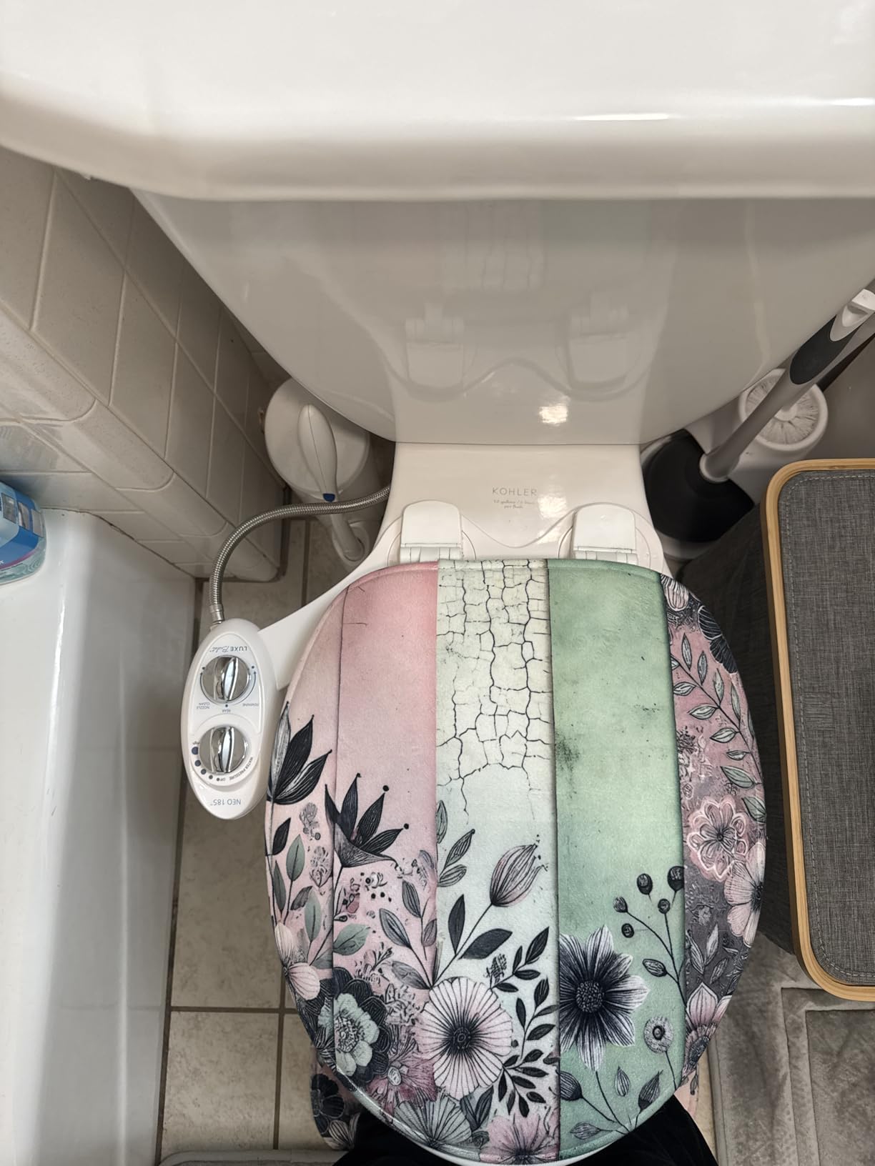 LUXE Bidet NEO 185 - Self-Cleaning, Dual Nozzle, Non-Electric Bidet Attachment for Toilet Seat, Adjustable Water Pressure, Rear and Feminine Wash Customer Review LUXE Bidet NEO 185 - Self-Cleaning, Dual Nozzle, Non-Electric Bidet Attachment for Toilet Seat, Adjustable Water Pressure, Rear and Feminine Wash - Customer Photo 2