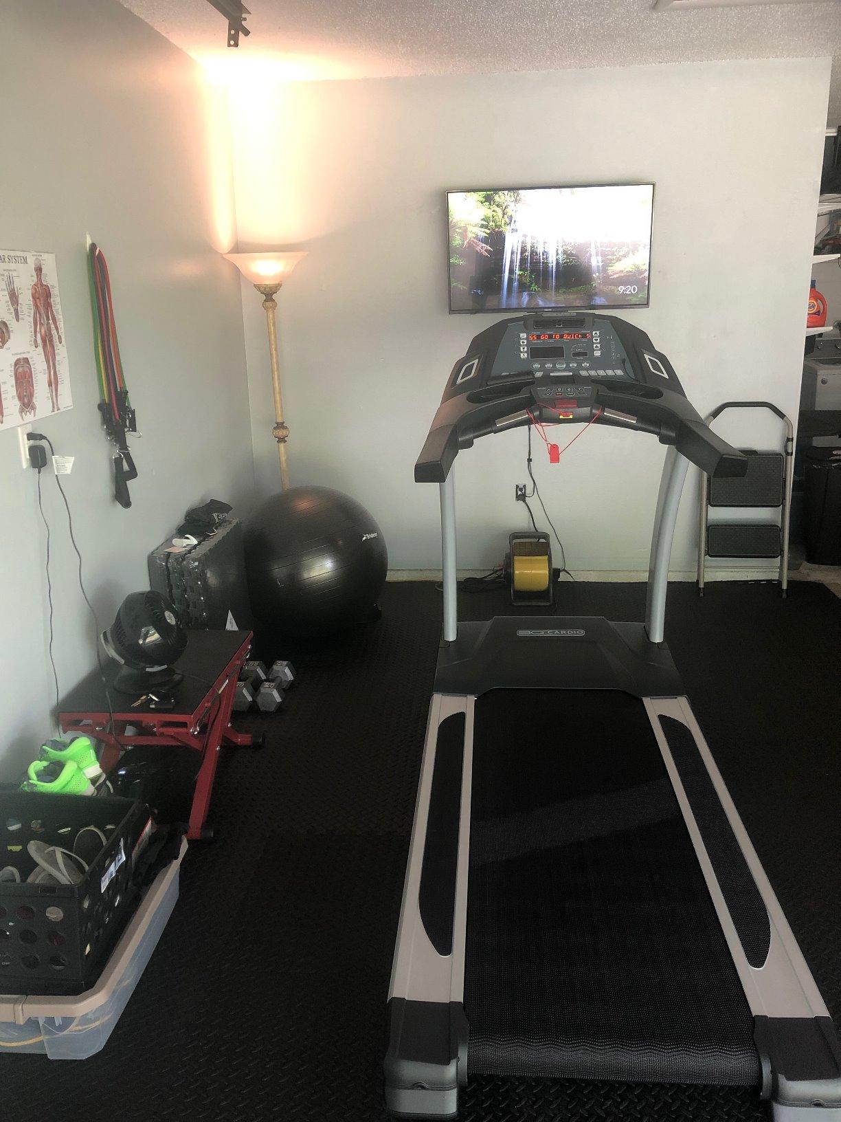 Elite Runner X Treadmill - Commercial Grade - FreeSync FTMS Bluetooth Connectivity - 4.0 HP - Large Ortho Flex Shock Suspension System Deck - Marathon Training - 400 lb Capacity Customer Review Elite Runner X Treadmill - Commercial Grade - FreeSync FTMS Bluetooth Connectivity - 4.0 HP - Large Ortho Flex Shock Suspension System Deck - Marathon Training - 400 lb Capacity - Customer Photo 2