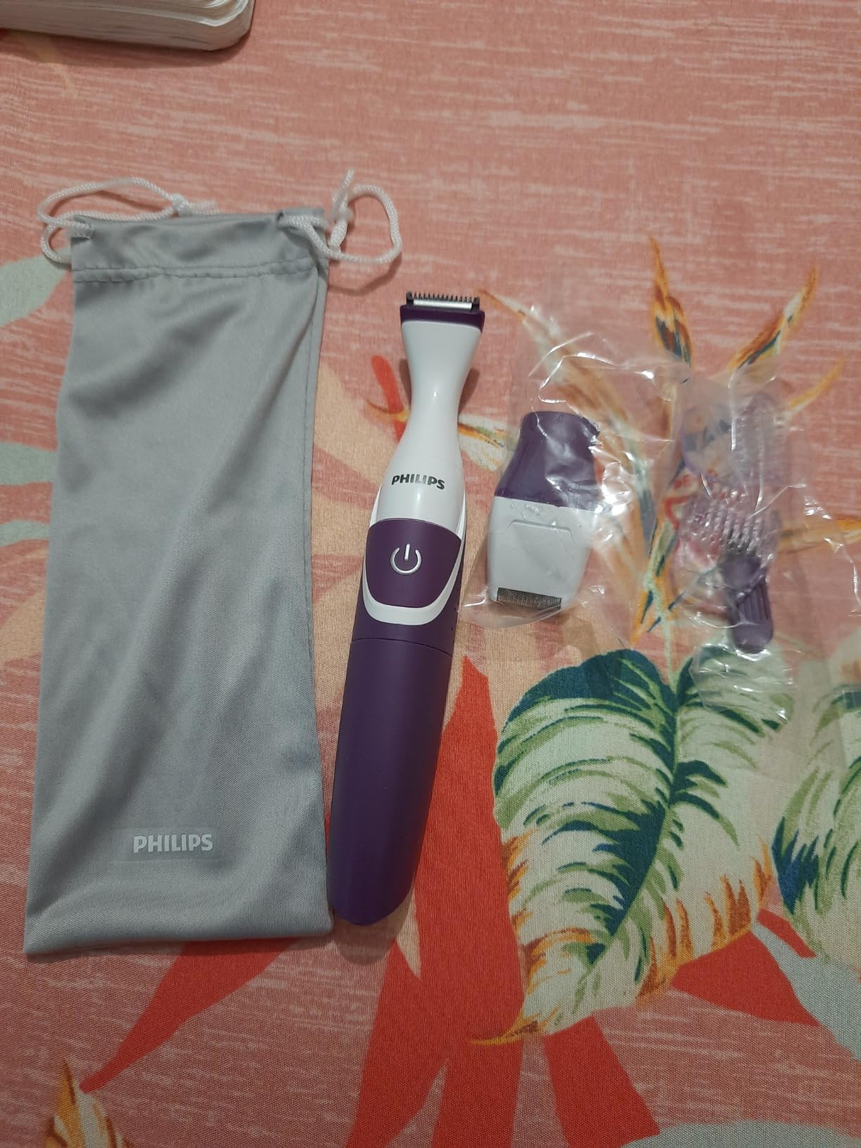 Philips Beauty Bikini Genie Cordless Trimmer for Bikini Line Hair Removal, with Shaving Head and Comb, BRT383/50 Customer Review Philips Beauty Bikini Genie Cordless Trimmer for Bikini Line Hair Removal, with Shaving Head and Comb, BRT383/50 - Customer Photo 1
