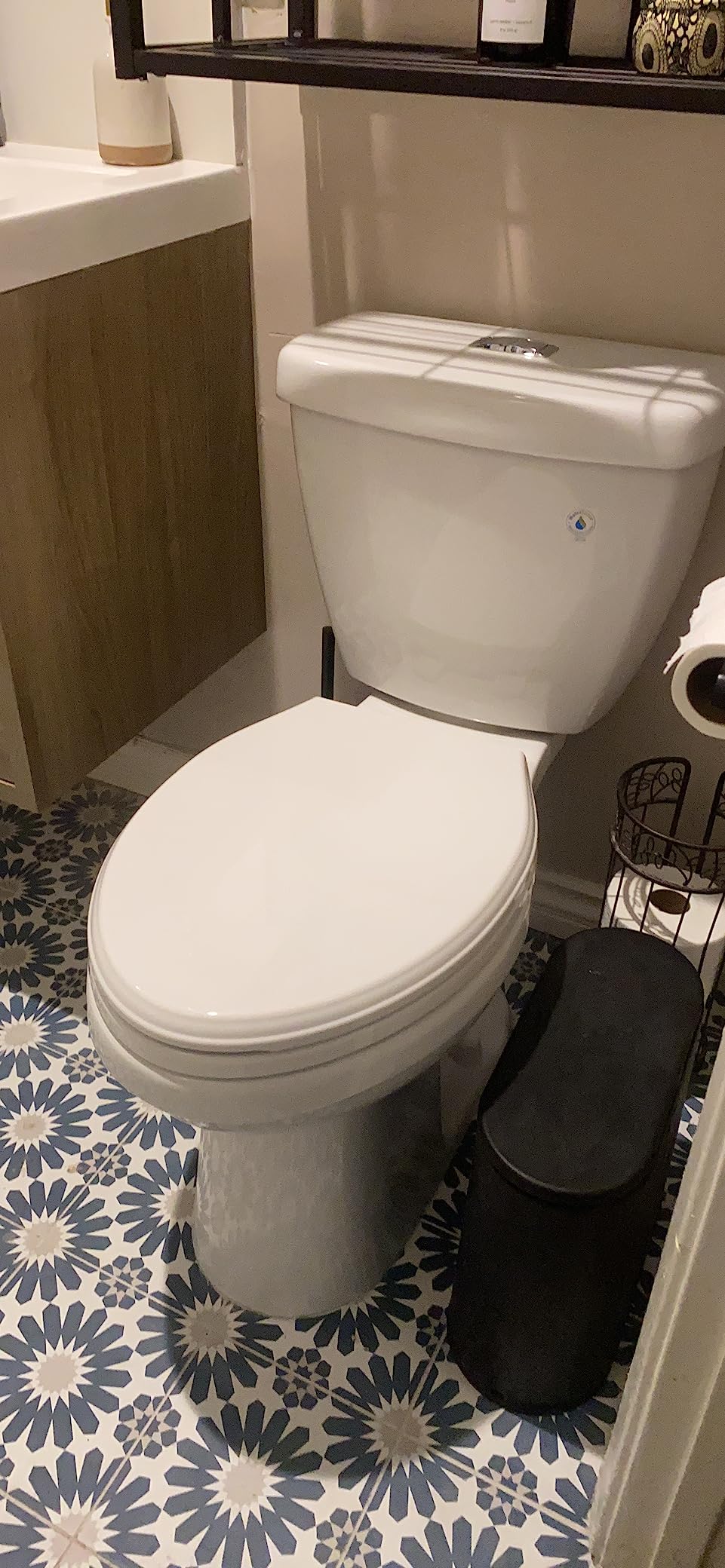 Delta Faucet Wycliffe Slow Close Elongated Toilet Seat with Non-Slip Seat Bumpers, Soft Close Toilet Seat Elongated, Toilet Seat Slow Close, White 811901-WH Customer Review Delta Faucet Wycliffe Slow Close Elongated Toilet Seat with Non-Slip Seat Bumpers, Soft Close Toilet Seat Elongated, Toilet Seat Slow Close, White 811901-WH - Customer Photo 1
