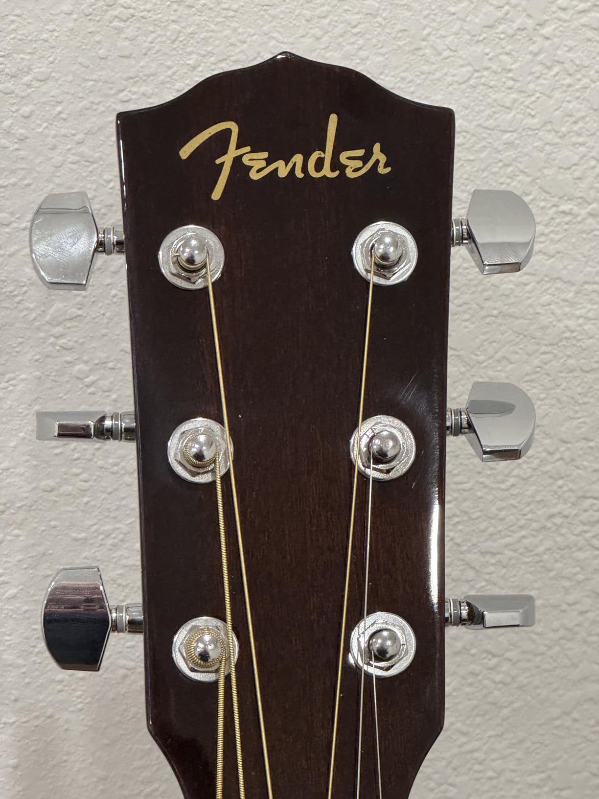 Fender CD-60SCE Solid Top Dreadnought Acoustic-Electric Guitar - All Mahogany Bundle with Hard Case, Tuner, Instrument Cable, Strap, Strings, Picks, Polishing Cloth and Austin Bazaar Instructional DVD Customer Review Fender CD-60SCE Solid Top Dreadnought Acoustic-Electric Guitar - All Mahogany Bundle with Hard Case, Tuner, Instrument Cable, Strap, Strings, Picks, Polishing Cloth and Austin Bazaar Instructional DVD - Customer Photo 1