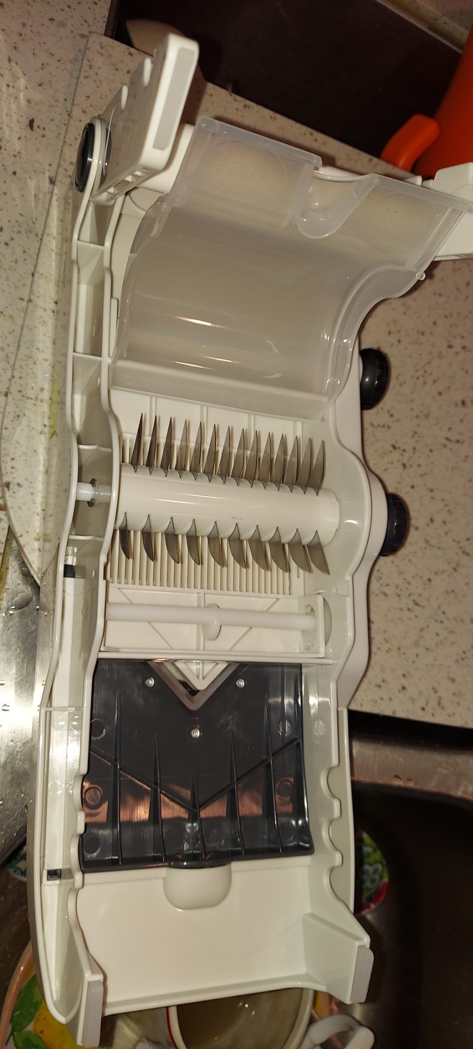 Mueller Austria Mandoline Slicer for Kitchen, Adjustable Vegetable Chopper, Fruit, Cheese Grater, Potato Chips Slicer - Black Customer Review Mueller Austria Mandoline Slicer for Kitchen, Adjustable Vegetable Chopper, Fruit, Cheese Grater, Potato Chips Slicer - Black - Customer Photo 3