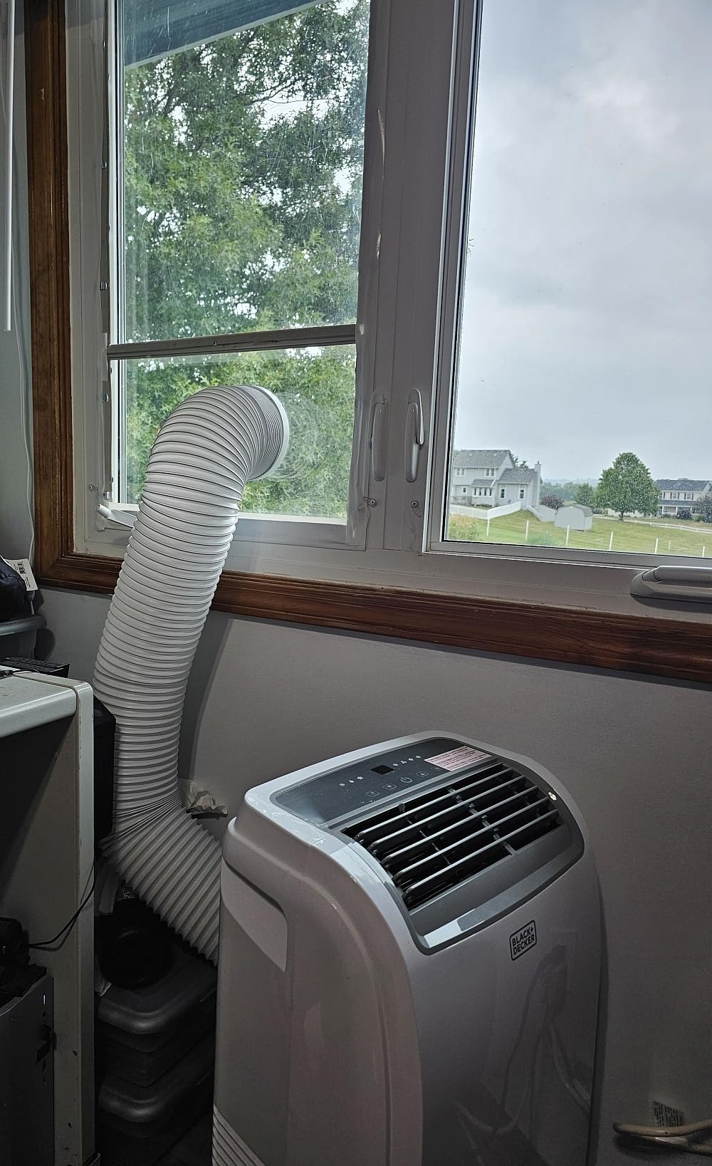 BLACK+DECKER Smart Portable Air Conditioner with Heat, 14,000 BTU (10,200 BTU SACC) Cooling, 12,000 BTU Heating for Rooms up to 700 Sq. Ft. Customer Review BLACK+DECKER Smart Portable Air Conditioner with Heat, 14,000 BTU (10,200 BTU SACC) Cooling, 12,000 BTU Heating for Rooms up to 700 Sq. Ft. - Customer Photo 1