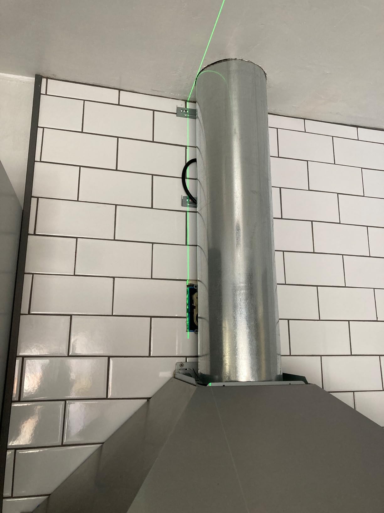 COSMO COS-63175S 30 in. Vista Collection 380 CFM Ducted Wall Mount Range Hood, Touch Controls, LED Lights, Stainless Steel Customer Review COSMO COS-63175S 30 in. Vista Collection 380 CFM Ducted Wall Mount Range Hood, Touch Controls, LED Lights, Stainless Steel - Customer Photo 2