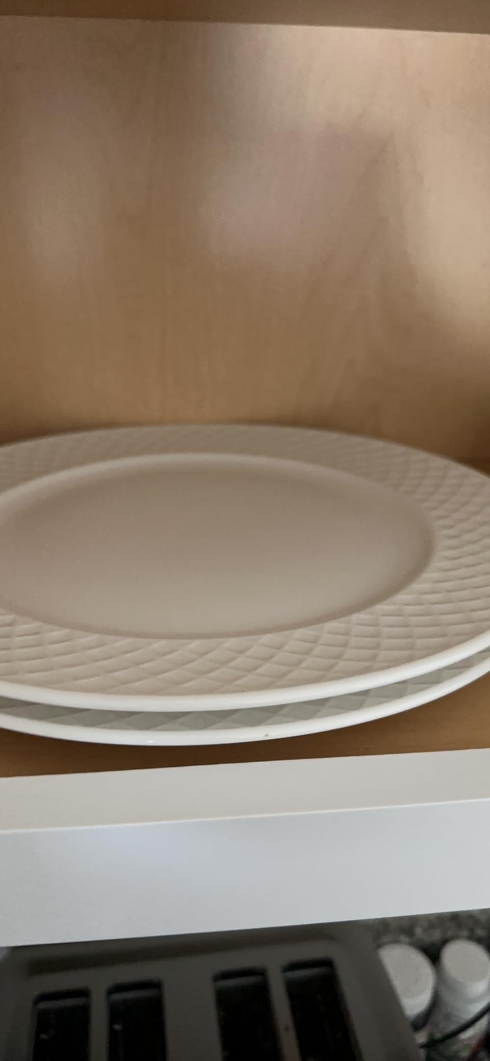 Mikasa Trellis Bone China 16-Piece Dinnerware Set, Service for 4, White Lightweight Porcelain with Textured Design, Chip-Resistant and Dishwasher Safe Customer Review Mikasa Trellis Bone China 16-Piece Dinnerware Set, Service for 4, White Lightweight Porcelain with Textured Design, Chip-Resistant and Dishwasher Safe - Customer Photo 1
