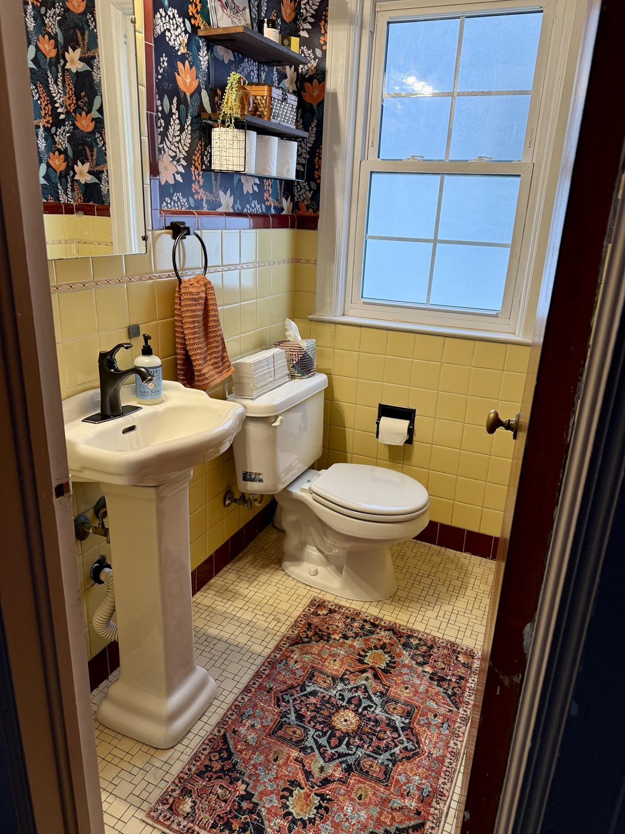 Fine Fixtures Roosevelt Bathroom Pedestal Sink – 18-Inch Small Pedestal Sink, Durable Vitreous China Ceramic with Single Hole Bathroom Sink Faucet – Ideal for Modern Bathrooms Customer Review Fine Fixtures Roosevelt Bathroom Pedestal Sink – 18-Inch Small Pedestal Sink, Durable Vitreous China Ceramic with Single Hole Bathroom Sink Faucet – Ideal for Modern Bathrooms - Customer Photo 1