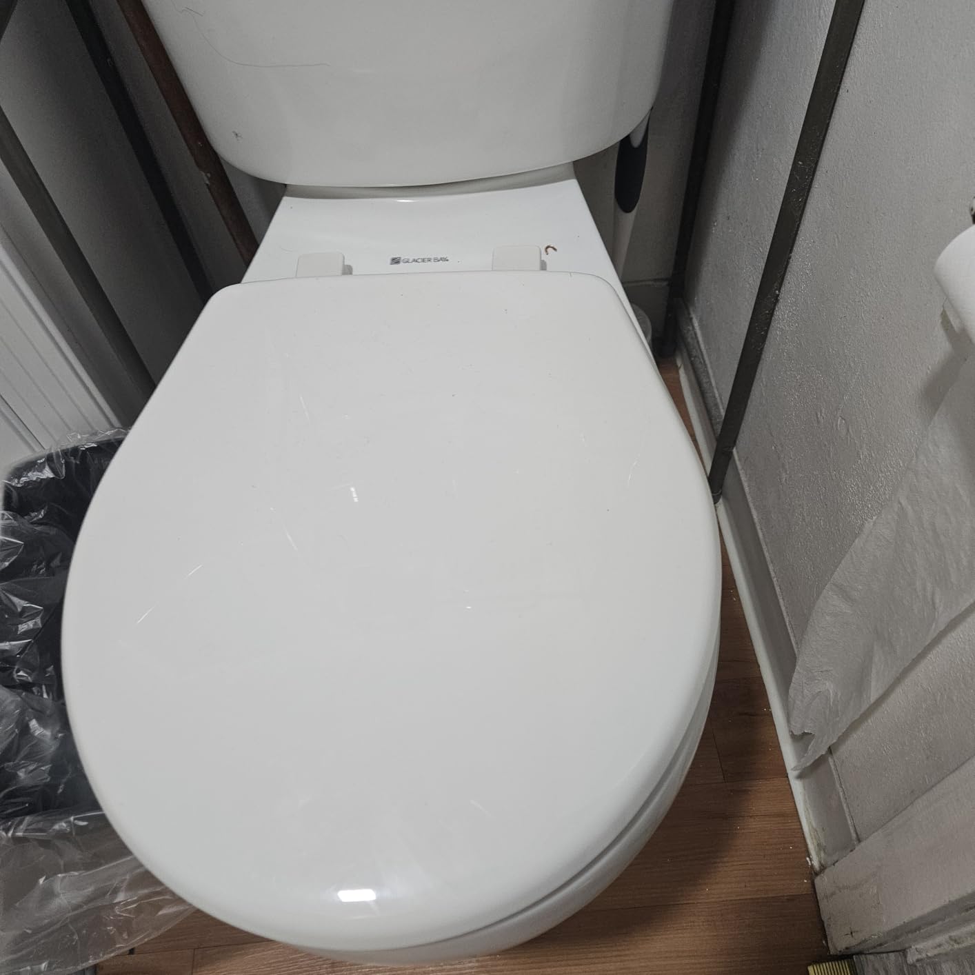 Bemis 7300SLEC Slow Close Toilet Seat, Easy Clean Hinges and Durable Plastic Seat, Made in USA, Elongated, White Customer Review Bemis 7300SLEC Slow Close Toilet Seat, Easy Clean Hinges and Durable Plastic Seat, Made in USA, Elongated, White - Customer Photo 1