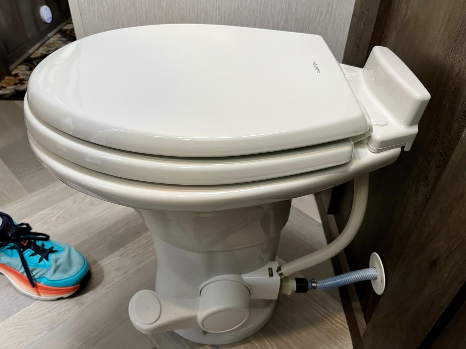 Dometic 310 Standard Toilet - White, Oblong Shape, Lightweight and Efficient with Pressure-Enhanced PowerFlush and Slow Close Seat Cover - Perfect for Modern RVs (302310081) Customer Review Dometic 310 Standard Toilet - White, Oblong Shape, Lightweight and Efficient with Pressure-Enhanced PowerFlush and Slow Close Seat Cover - Perfect for Modern RVs (302310081) - Customer Photo 2