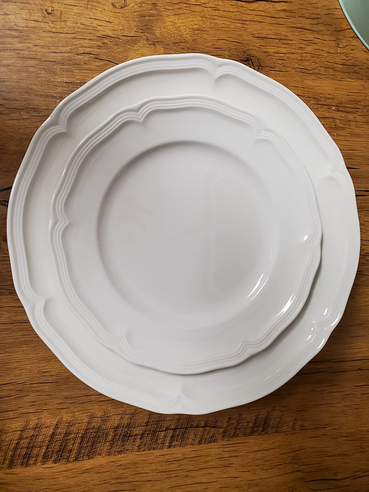 Villeroy & Boch Manoir 18-Piece Dinnerware Set, Plates & Bowls, Premium Porcelain, Made in Germany, Dishwasher & Microwave Safe, Rich, Creamy White Customer Review Villeroy & Boch Manoir 18-Piece Dinnerware Set, Plates & Bowls, Premium Porcelain, Made in Germany, Dishwasher & Microwave Safe, Rich, Creamy White - Customer Photo 1