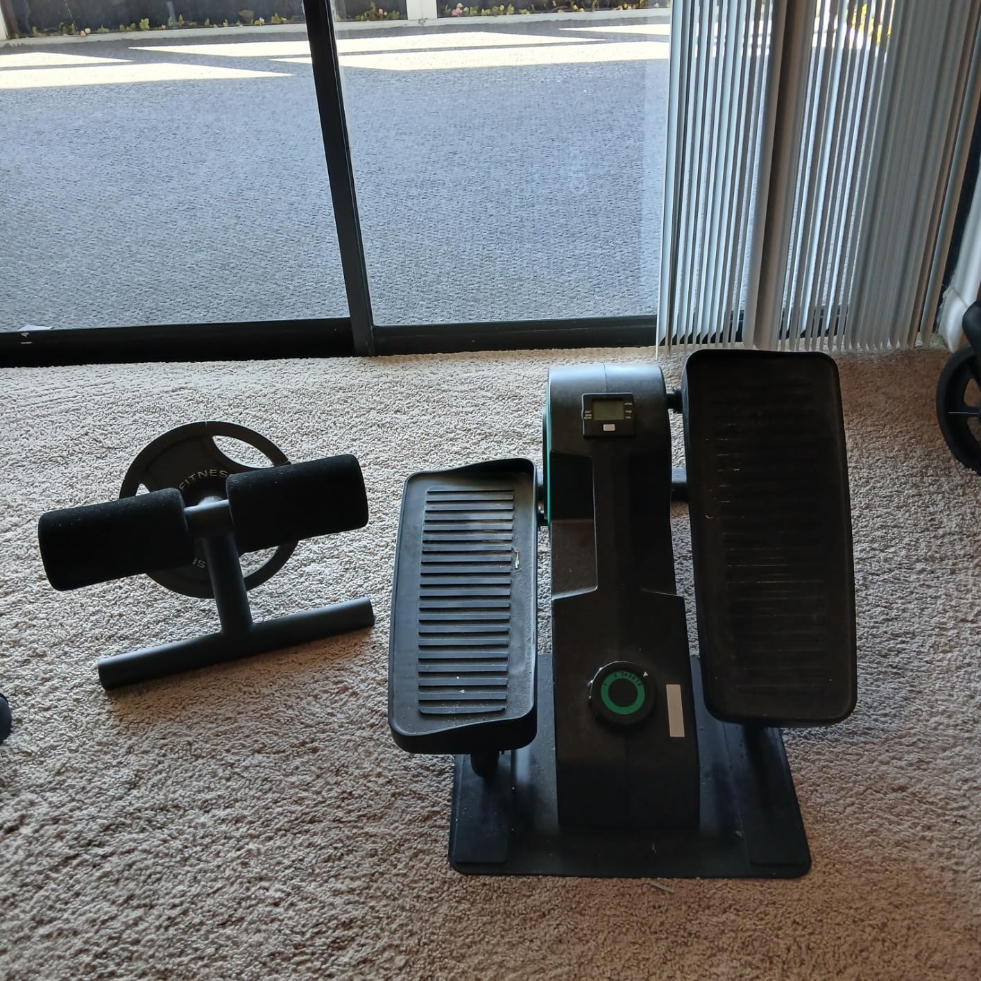 Cubii JR1, Under Desk Elliptical, Under Desk Bike Pedal Exerciser, Seated Elliptical, Work from Home Fitness, Mini Elliptical Machines for Home Use, Cubii Exerciser for Seniors, Desk Exercise Customer Review Cubii JR1, Under Desk Elliptical, Under Desk Bike Pedal Exerciser, Seated Elliptical, Work from Home Fitness, Mini Elliptical Machines for Home Use, Cubii Exerciser for Seniors, Desk Exercise - Customer Photo 1