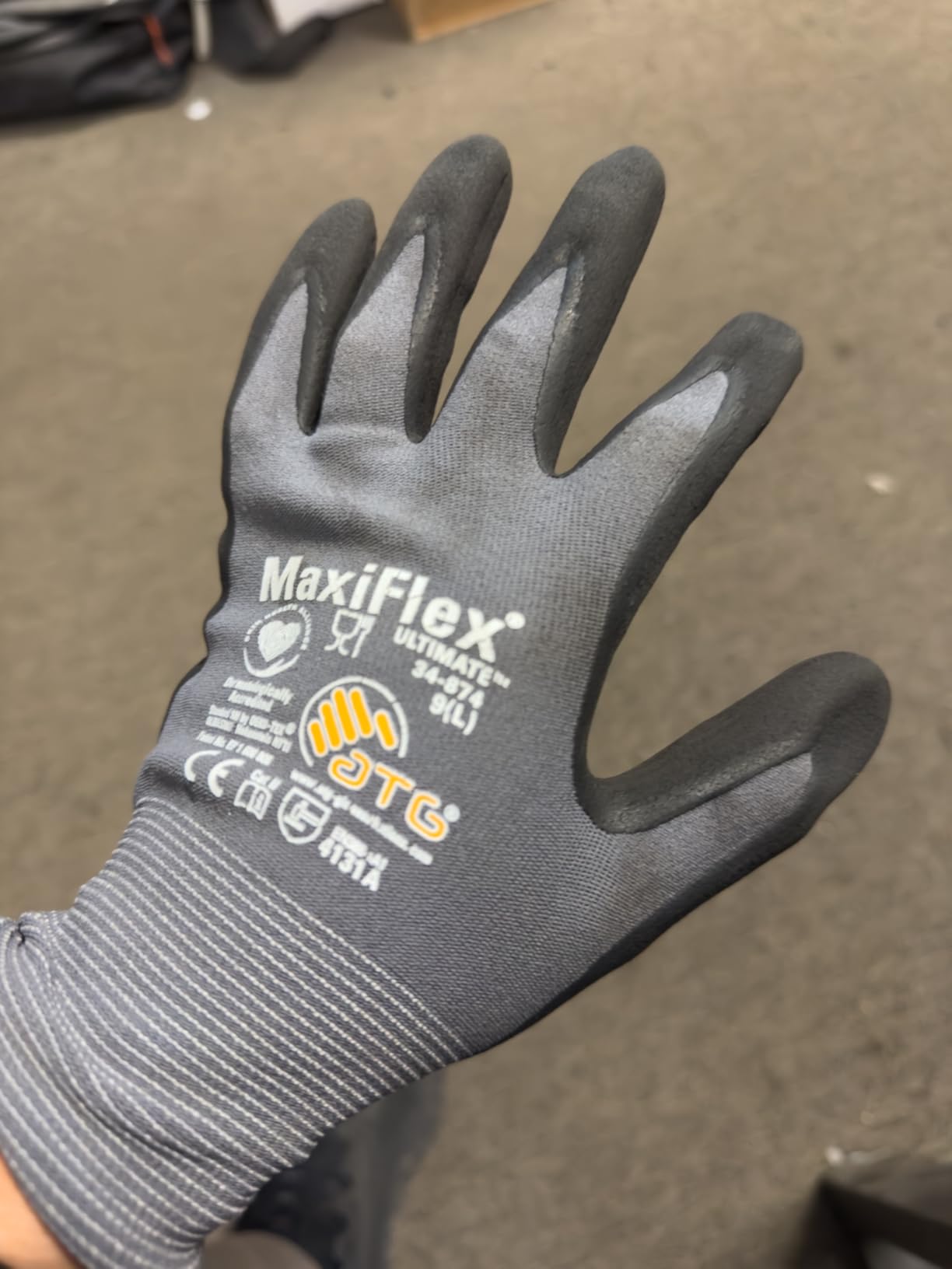 MaxiFlex Seamless Knit Nylon Gloves with Nitrile Coat and Micro Foam Grip on Palm and Fingers Cut Resistance Customer Review MaxiFlex Seamless Knit Nylon Gloves with Nitrile Coat and Micro Foam Grip on Palm and Fingers Cut Resistance - Customer Photo 1