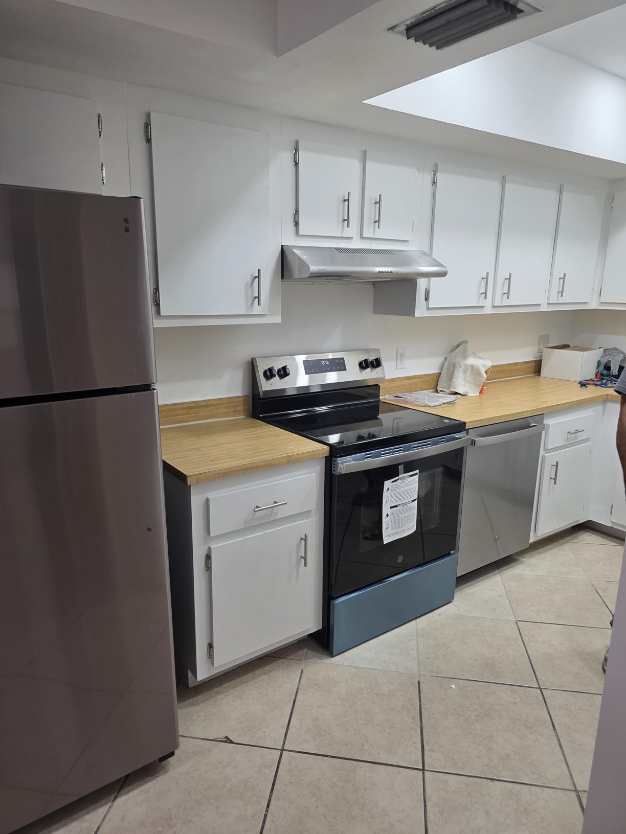 COSMO COS-5MU36 36 in. Delta Collection Ducted Under Cabinet Range Hood, Button Controls, Reusable Filters, LED Lights, Stainless Steel Customer Review COSMO COS-5MU36 36 in. Delta Collection Ducted Under Cabinet Range Hood, Button Controls, Reusable Filters, LED Lights, Stainless Steel - Customer Photo 2