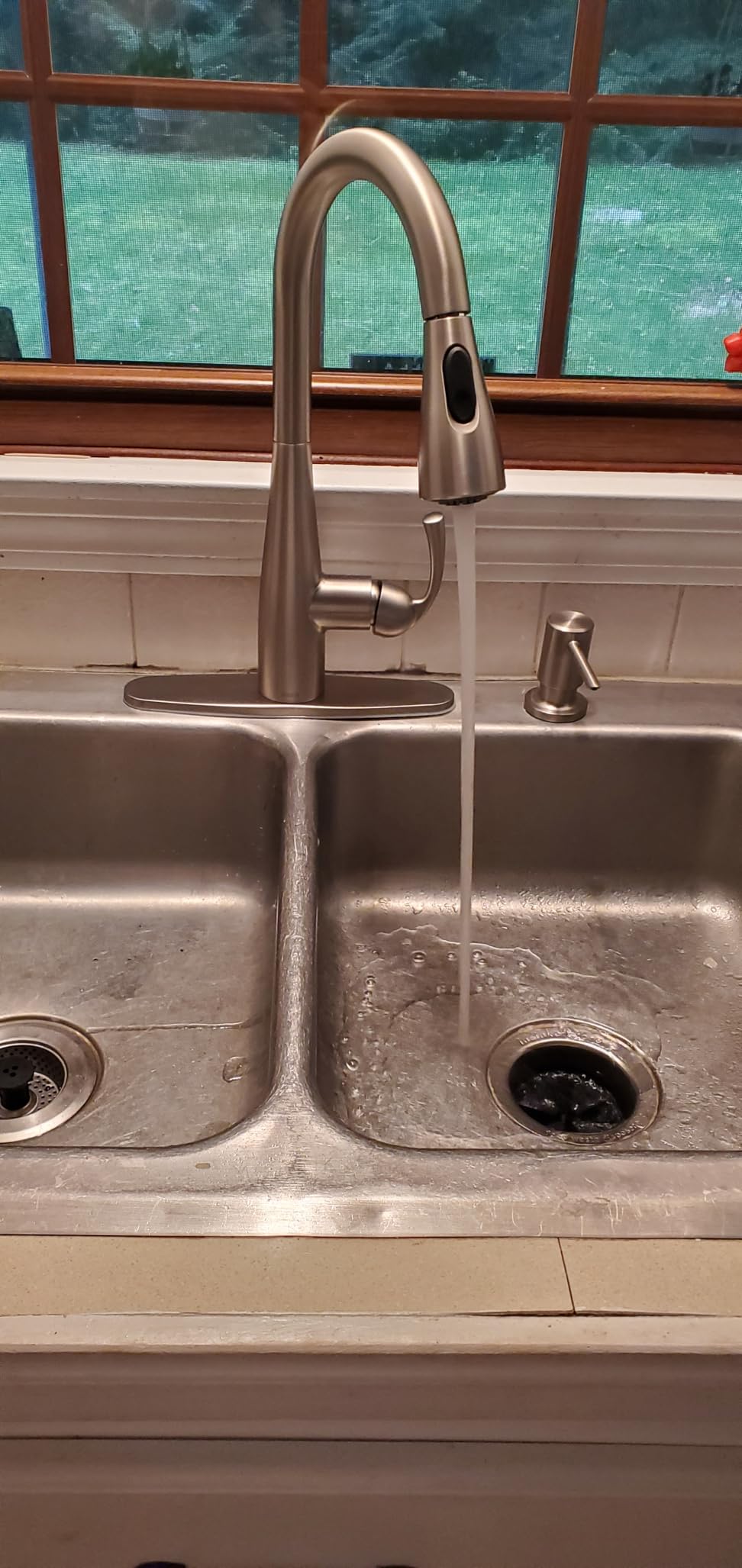 Moen Essie Spot Resist Stainless MotionSense Wave One-Handle Touchless Kitchen Faucet with Pulldown Sprayer and Soap Dispenser, 87014EWSRS Customer Review Moen Essie Spot Resist Stainless MotionSense Wave One-Handle Touchless Kitchen Faucet with Pulldown Sprayer and Soap Dispenser, 87014EWSRS - Customer Photo 2