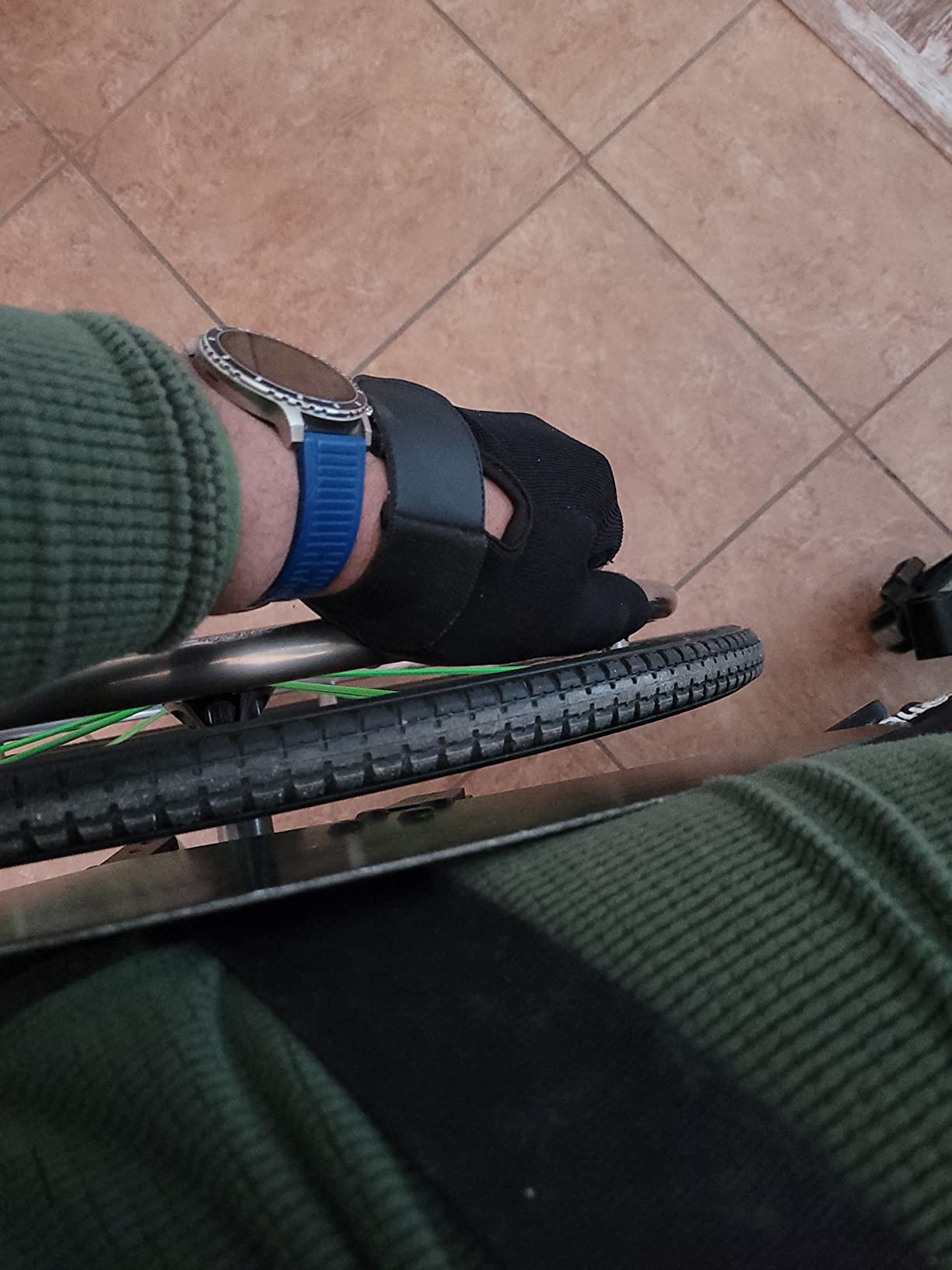 Rebz Wheelchair Gloves for Men - Full Thumb Active Lifestyle Gloves to Boost Mobility for Intense Sports-Racing Customer Review Rebz Wheelchair Gloves for Men - Full Thumb Active Lifestyle Gloves to Boost Mobility for Intense Sports-Racing - Customer Photo 2