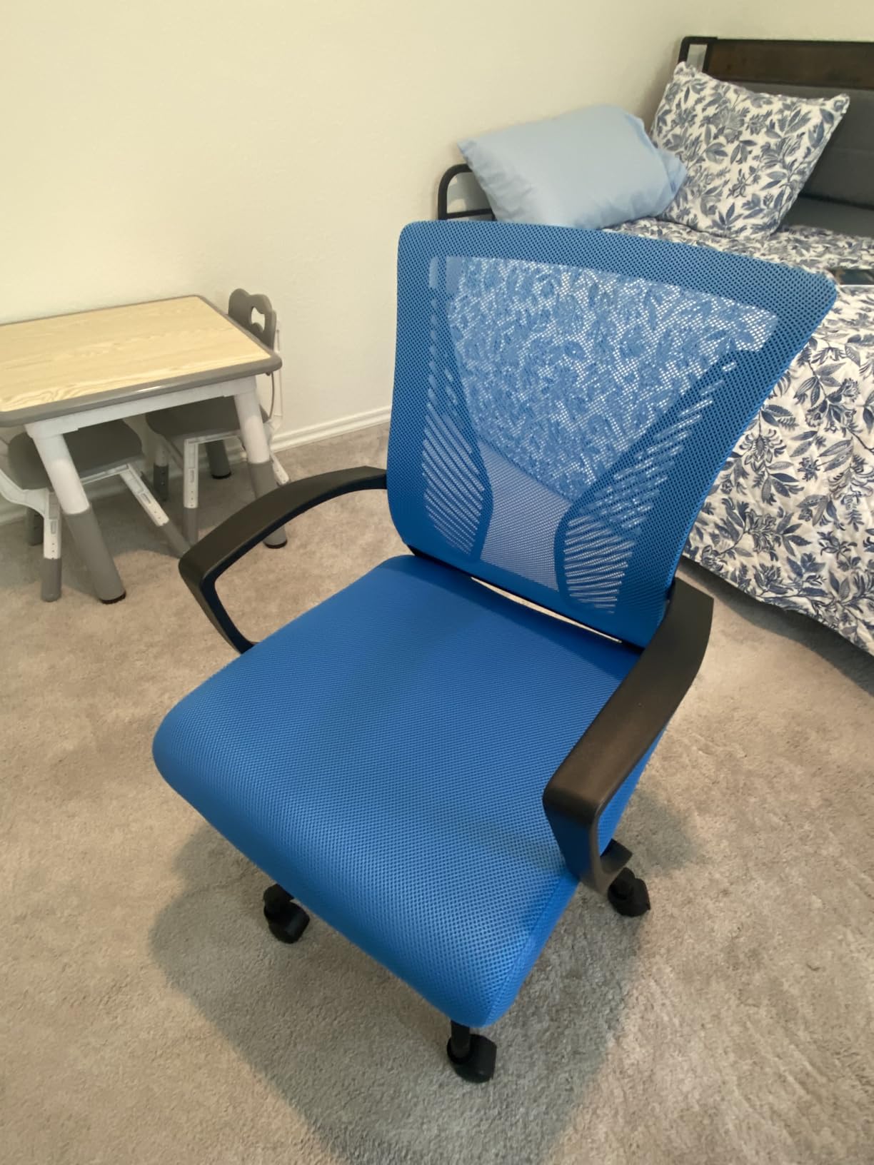 Furmax Office Chair Ergonomic Computer Desk Mesh Chair Mid Back Swivel Lumbar Support with Armrest (1, Black) Customer Review Furmax Office Chair Ergonomic Computer Desk Mesh Chair Mid Back Swivel Lumbar Support with Armrest (1, Black) - Customer Photo 2
