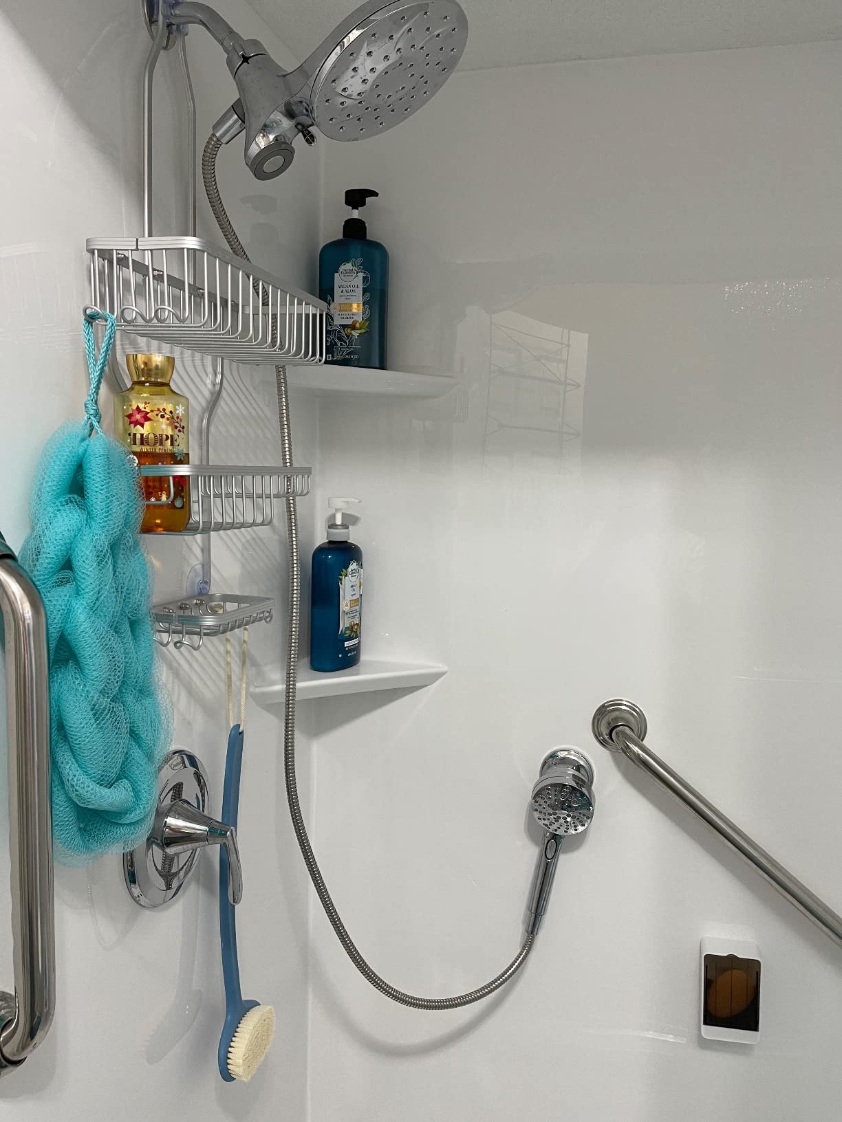 Moen Engage Chrome Magnetix 2-in-1 Combo Rain Showerhead with Detachable Handheld Shower Spray, Featuring Magnetic Docking System, 26009 Customer Review Moen Engage Chrome Magnetix 2-in-1 Combo Rain Showerhead with Detachable Handheld Shower Spray, Featuring Magnetic Docking System, 26009 - Customer Photo 3