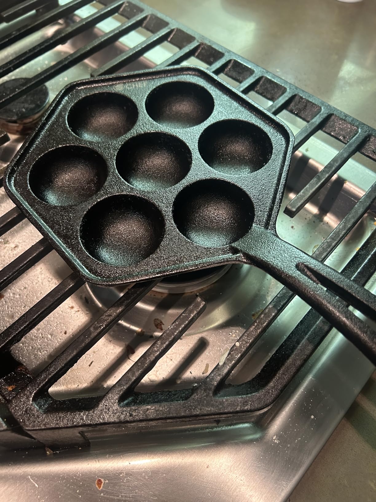 Commercial CHEF Cast Iron Pancake Pan, Silver Dollar Pancake Griddle, Easy to Clean & Heats Evenly, Makes 7 Mini Silver Dollar Pancakes Customer Review Commercial CHEF Cast Iron Pancake Pan, Silver Dollar Pancake Griddle, Easy to Clean & Heats Evenly, Makes 7 Mini Silver Dollar Pancakes - Customer Photo 1