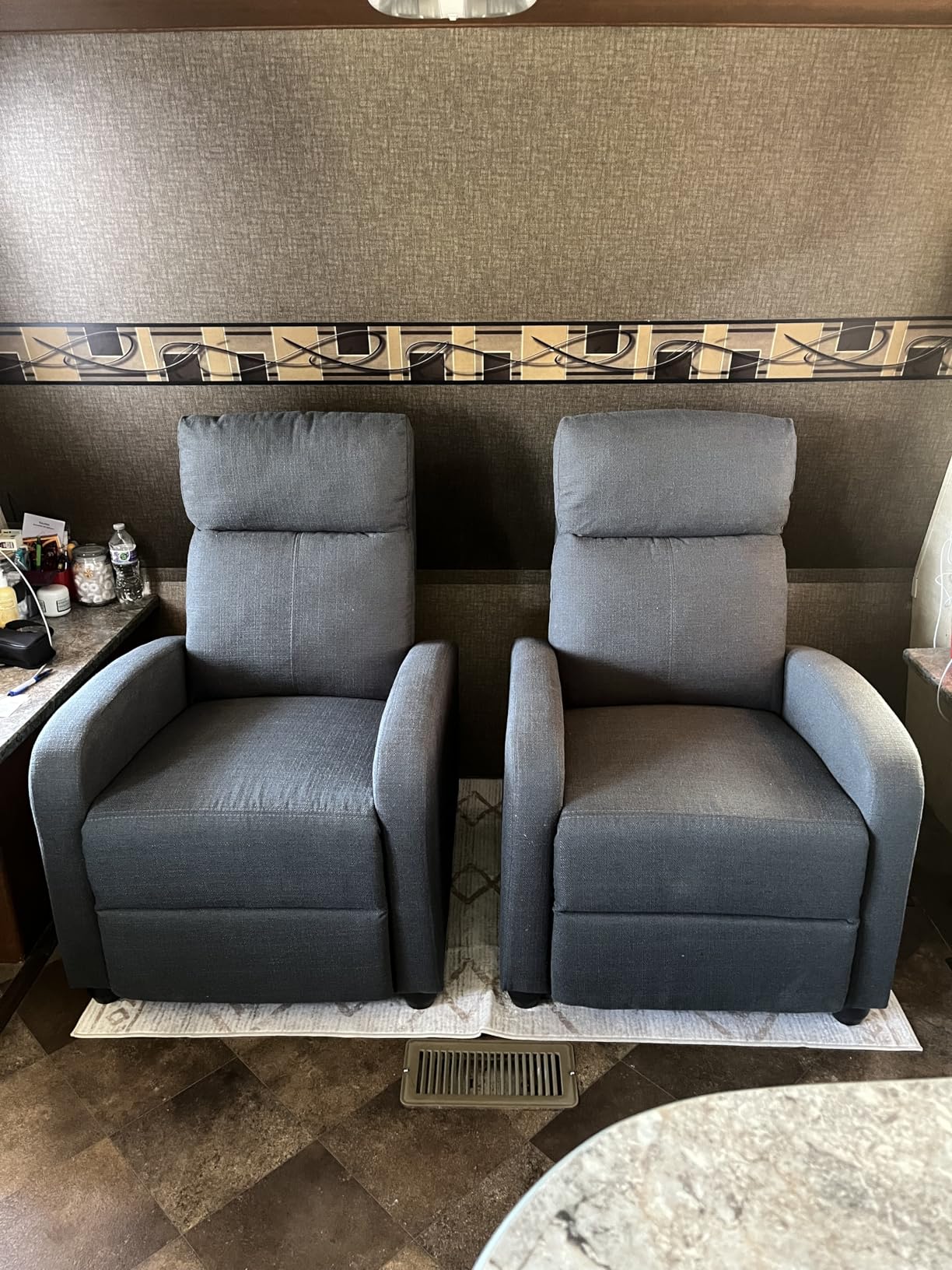 JUMMICO Recliner Chair Adjustable Home Theater Single Recliner Sofa Furniture with Thick Seat Cushion and Backrest Modern Living Room Recliners (Fabric, Aurora Grey) Customer Review Photo JUMMICO Recliner Chair Adjustable Home Theater Single Recliner Sofa Furniture with Thick Seat Cushion and Backrest Modern Living Room Recliners (Fabric, Aurora Grey) - Customer Photo 2
