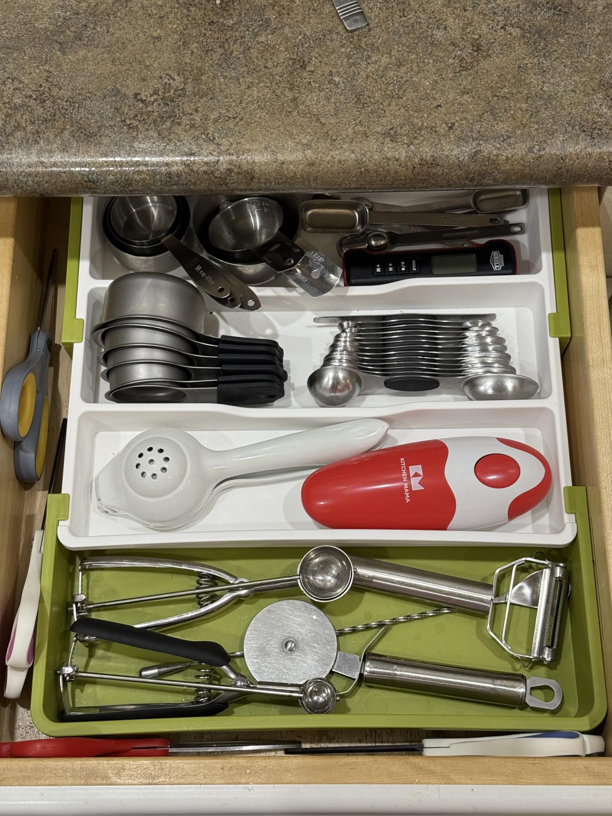 Kitchen Mama Auto Electric Can Opener: Open Your Cans with A Simple Press of Button - Automatic, Hands Free, Smooth Edge, Battery Operated, YES YOU CAN (Red) - Customer Photo 2