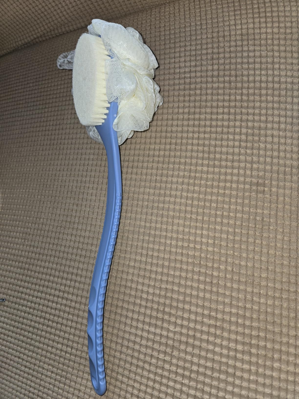 Shower Body Brush with Bristles and Loofah,Back Scrubber Bath Mesh Sponge with Curved Long Handle for Skin Exfoliating Bath, Massage Bristles Suitable for Wet or Dry, Men and Women (Blue) Customer Review Shower Body Brush with Bristles and Loofah,Back Scrubber Bath Mesh Sponge with Curved Long Handle for Skin Exfoliating Bath, Massage Bristles Suitable for Wet or Dry, Men and Women (Blue) - Customer Photo 1