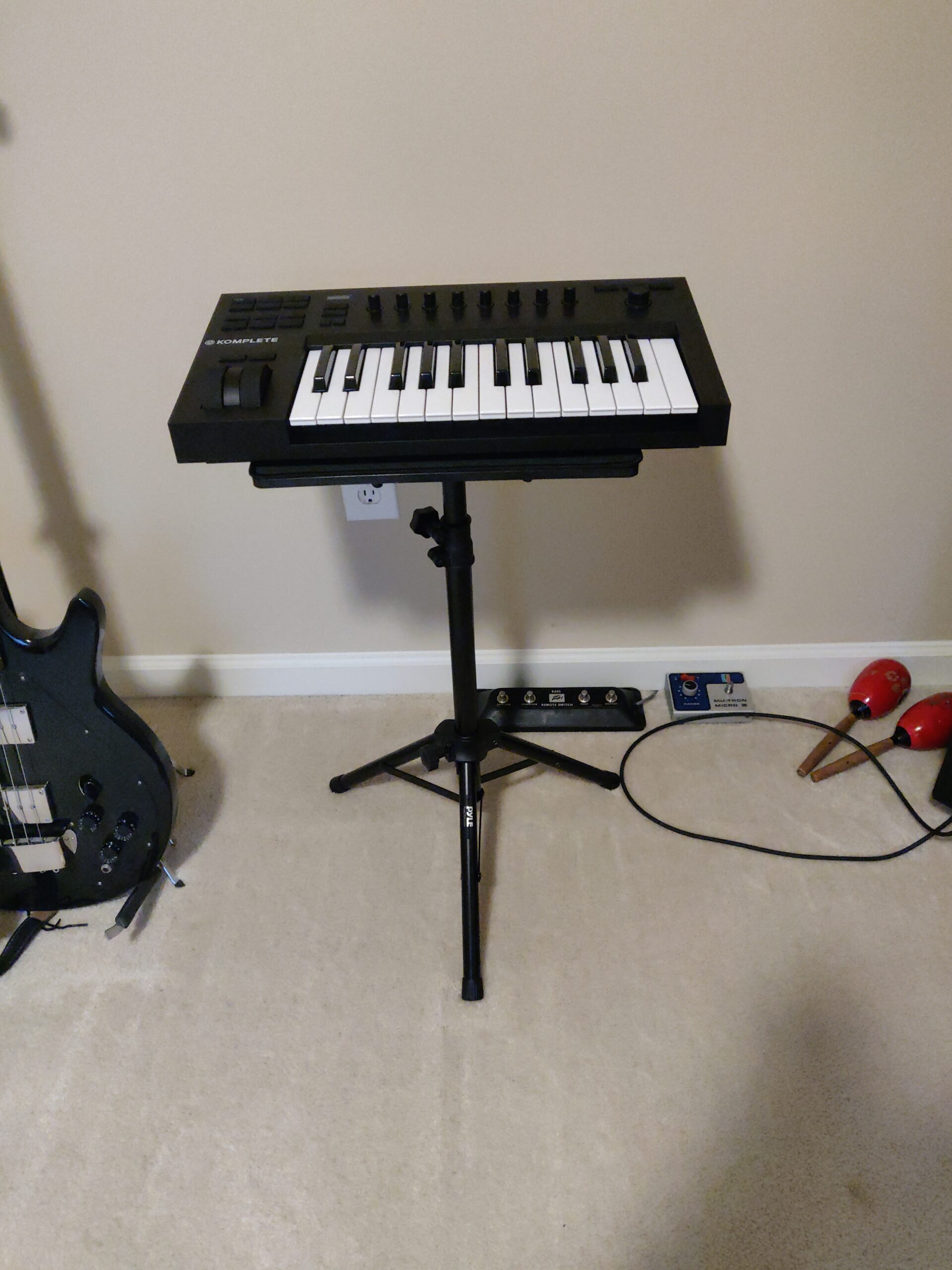 Native Instruments Komplete Kontrol A61 Controller Keyboard Customer Review Native Instruments Komplete Kontrol A61 Controller Keyboard - Customer Photo 1