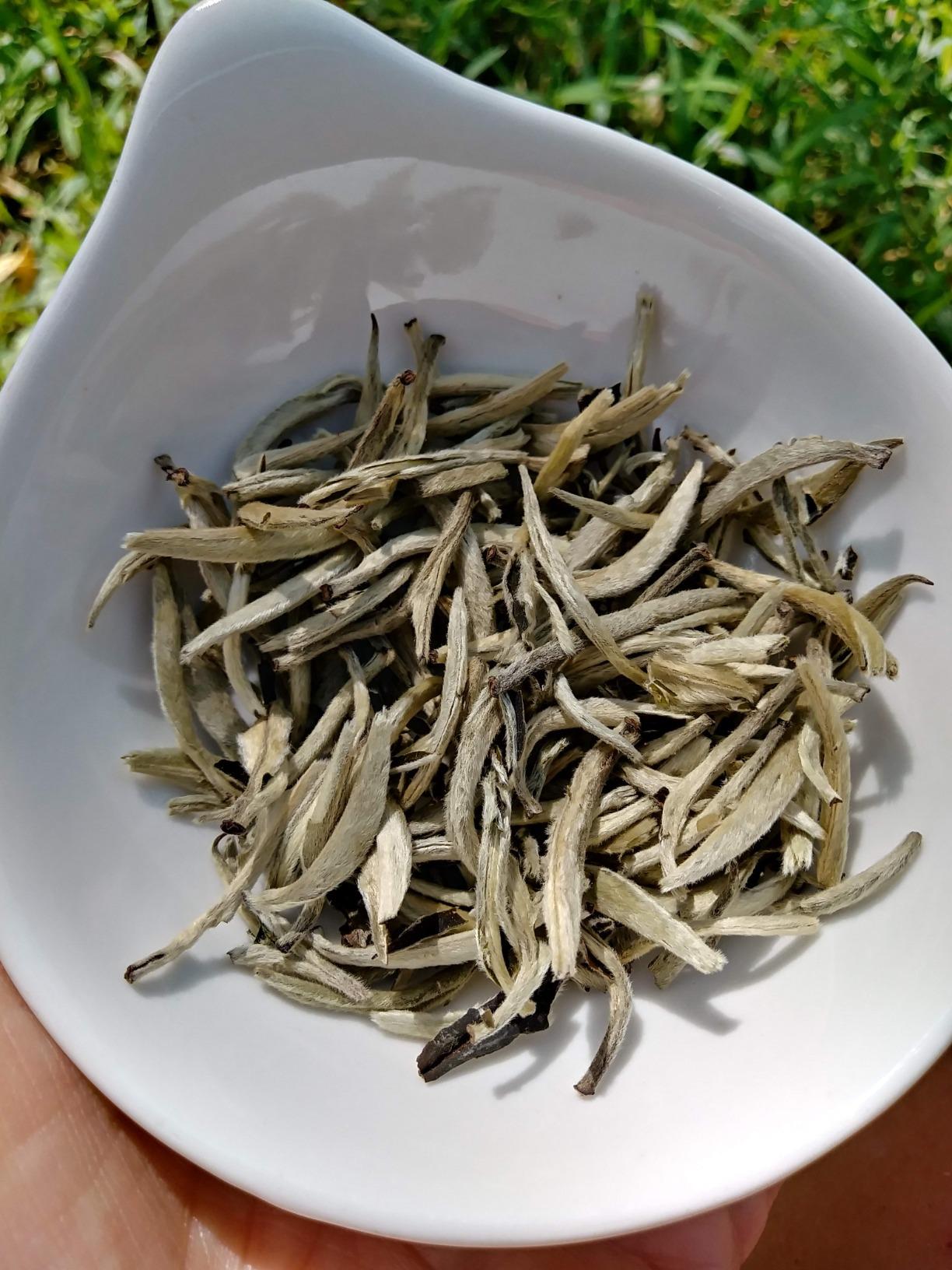 LWXLJMJZC-2.8oz/80g Silver Needle White Tea | Chinese Silver Tips Loose Leaf Tea | Yunnan Yin Zhen With Delicate Honeysuckle Customer Review LWXLJMJZC-2.8oz/80g Silver Needle White Tea | Chinese Silver Tips Loose Leaf Tea | Yunnan Yin Zhen With Delicate Honeysuckle - Customer Photo 1