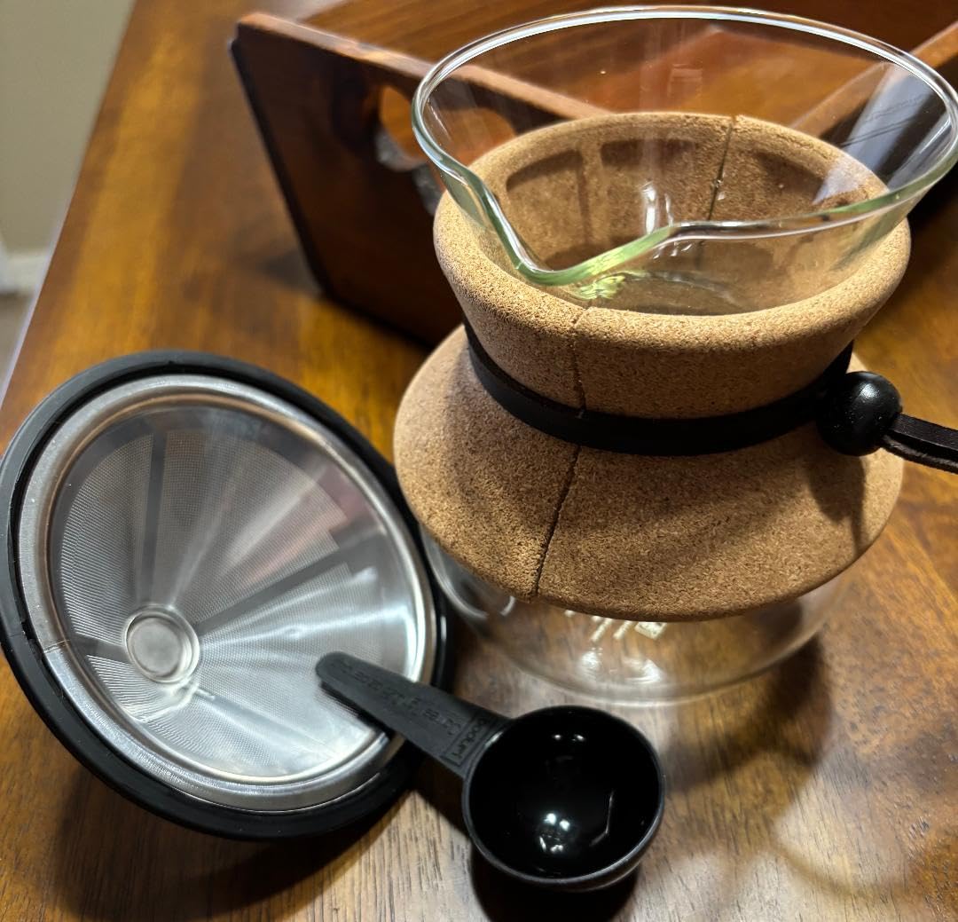 Bodum 34 Oz Pour Over Coffee Maker, High-Heat Borosilicate Glass with Reusable Stainless Steel Filter and Cork Grip - Made in Portugal Customer Review Bodum 34 Oz Pour Over Coffee Maker, High-Heat Borosilicate Glass with Reusable Stainless Steel Filter and Cork Grip - Made in Portugal - Customer Photo 1