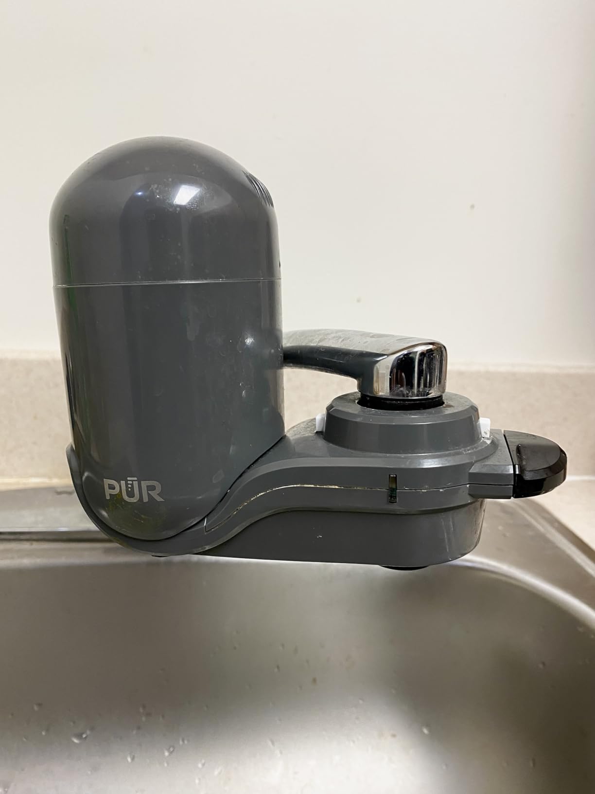 PUR Plus Vertical Faucet Mount Water Filtration System, Lead-Reducing Water Filter For Sink Faucet, Easy Install, 100 Gallons, Compatible with Sinks with External Aerators, Grey Customer Review PUR Plus Vertical Faucet Mount Water Filtration System, Lead-Reducing Water Filter For Sink Faucet, Easy Install, 100 Gallons, Compatible with Sinks with External Aerators, Grey - Customer Photo 2