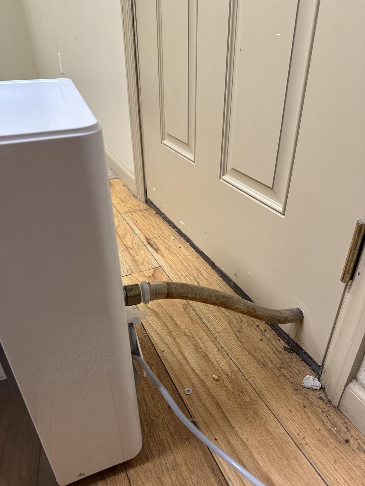 Midea 1,500 Sq. Ft. Energy Star Certified Dehumidifier With Reusable Air Filter 22 Pint - Ideal For Basements, Large & Medium Sized Rooms, And Bathrooms (White) Customer Review Midea 1,500 Sq. Ft. Energy Star Certified Dehumidifier With Reusable Air Filter 22 Pint - Ideal For Basements, Large & Medium Sized Rooms, And Bathrooms (White) - Customer Photo 2