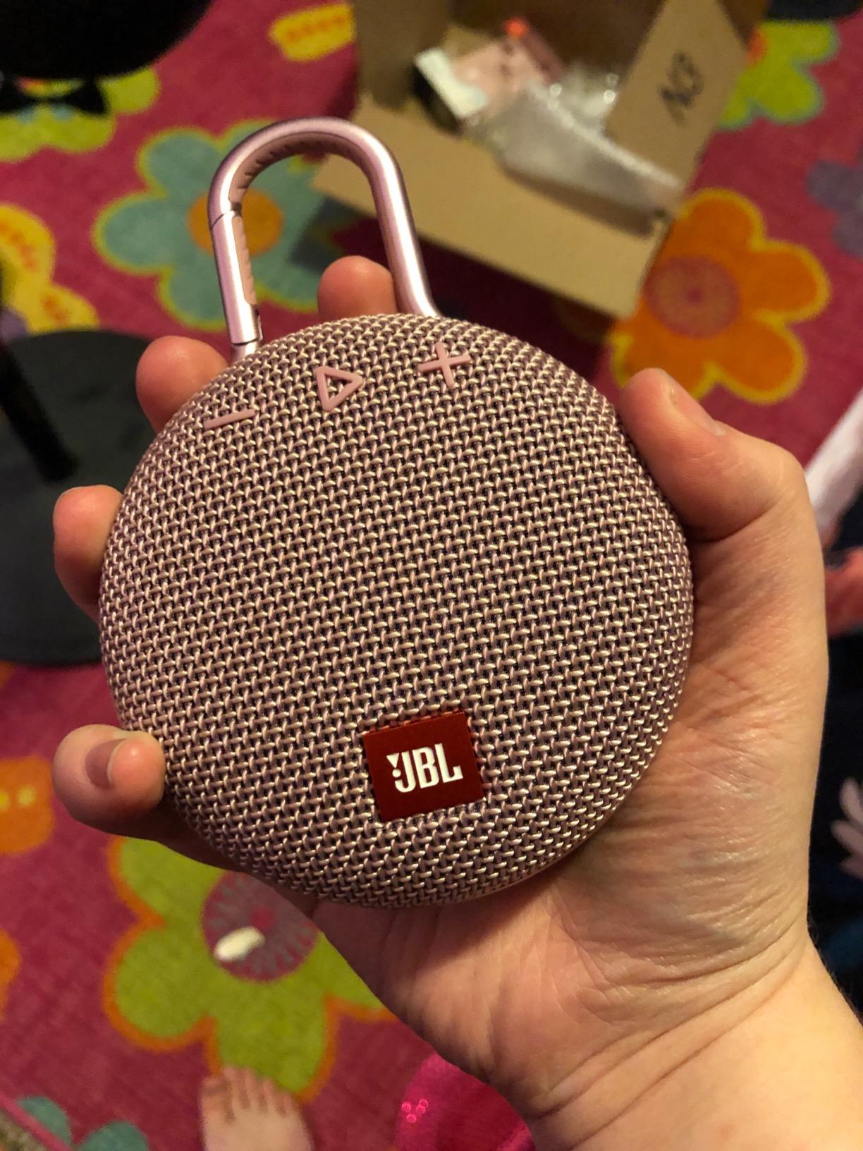 JBL Clip 3, Steel White - Waterproof, Durable & Portable Bluetooth Speaker - Up to 10 Hours of Play - Includes Noise-Cancelling Speakerphone & Wireless Streaming Customer Review JBL Clip 3, Steel White - Waterproof, Durable & Portable Bluetooth Speaker - Up to 10 Hours of Play - Includes Noise-Cancelling Speakerphone & Wireless Streaming - Customer Photo 1