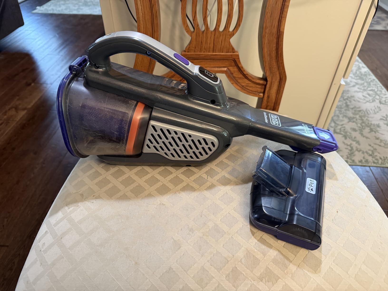 BLACK+DECKER dust buster Handheld Vacuum Cordless Rechargeable Pet Hair, Portable Home and Car Vacuum, Powerful Suction , Washable Bowl and Filter, furbuster AdvancedClean+ (HHVK515JP07) - Customer Photo 2