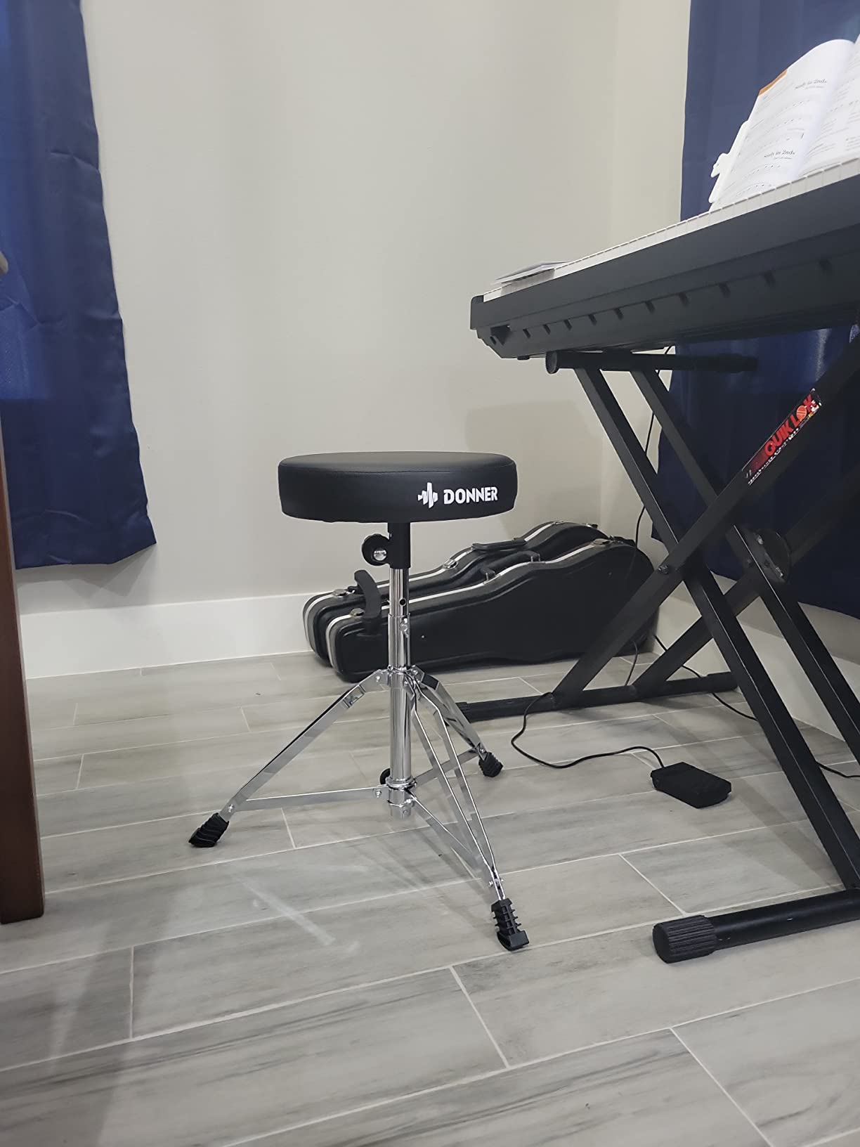 Donner Drum Throne Set, Padded Seat Height Adjustable Drum Stools, 5A Drumsticks Included, Multiple Iterations, Trusted Choice for Drummers Customer Review Donner Drum Throne Set, Padded Seat Height Adjustable Drum Stools, 5A Drumsticks Included, Multiple Iterations, Trusted Choice for Drummers - Customer Photo 1