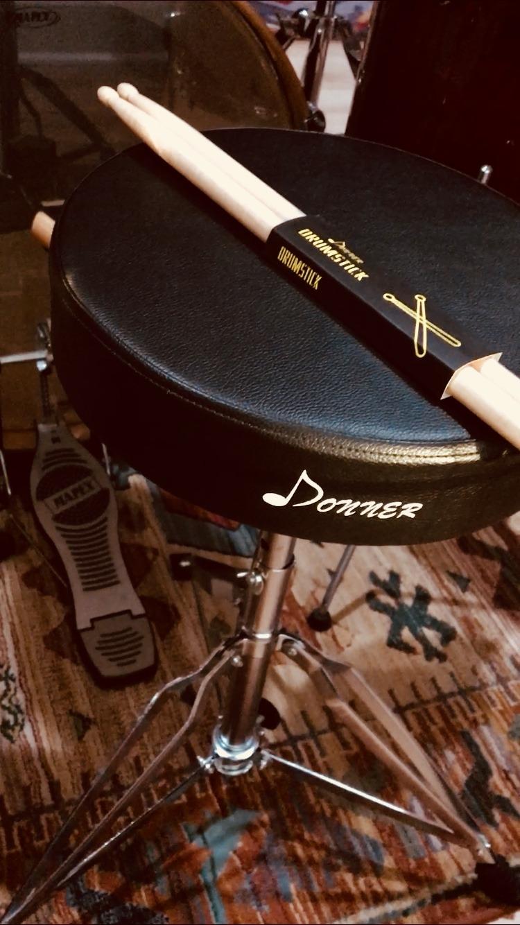 Donner Drum Throne Set, Padded Seat Height Adjustable Drum Stools, 5A Drumsticks Included, Multiple Iterations, Trusted Choice for Drummers Customer Review Donner Drum Throne Set, Padded Seat Height Adjustable Drum Stools, 5A Drumsticks Included, Multiple Iterations, Trusted Choice for Drummers - Customer Photo 2
