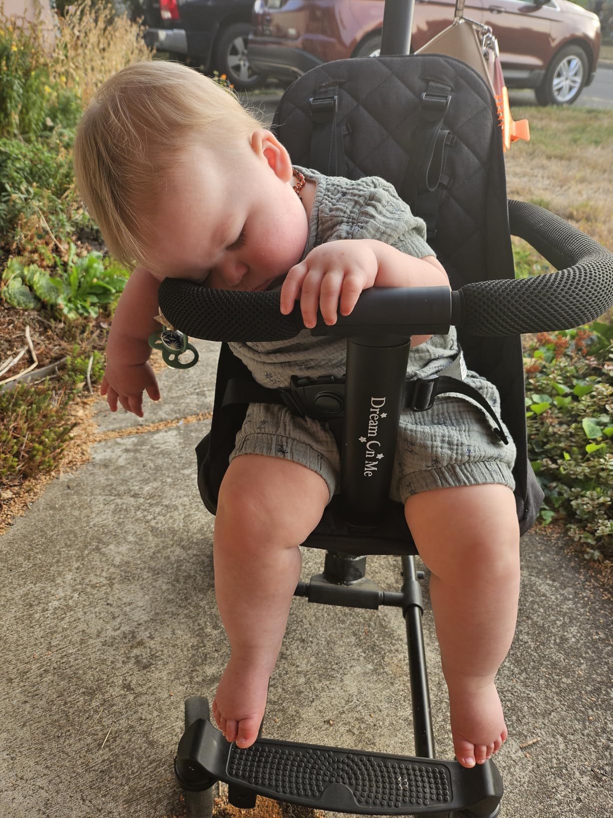 Dream On Me Lightweight and Compact Coast Rider Stroller with One Hand Easy Fold, Adjustable Handles and Soft Ride Wheels, Black Customer Review Dream On Me Lightweight and Compact Coast Rider Stroller with One Hand Easy Fold, Adjustable Handles and Soft Ride Wheels, Black - Customer Photo 1