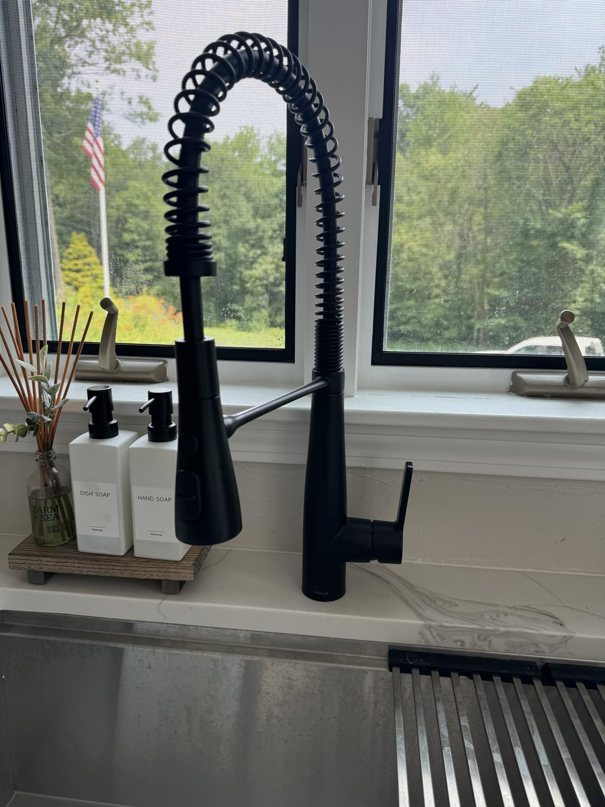 KOHLER K-R22745-SD-VS Semi-Professional Kitchen Faucet with Soap Dispenser/Lotion Dispenser, Commercial Kitchen Sink Faucet with Pull-Down Sprayhead, Vibrant Stainless Customer Review KOHLER K-R22745-SD-VS Semi-Professional Kitchen Faucet with Soap Dispenser/Lotion Dispenser, Commercial Kitchen Sink Faucet with Pull-Down Sprayhead, Vibrant Stainless - Customer Photo 1