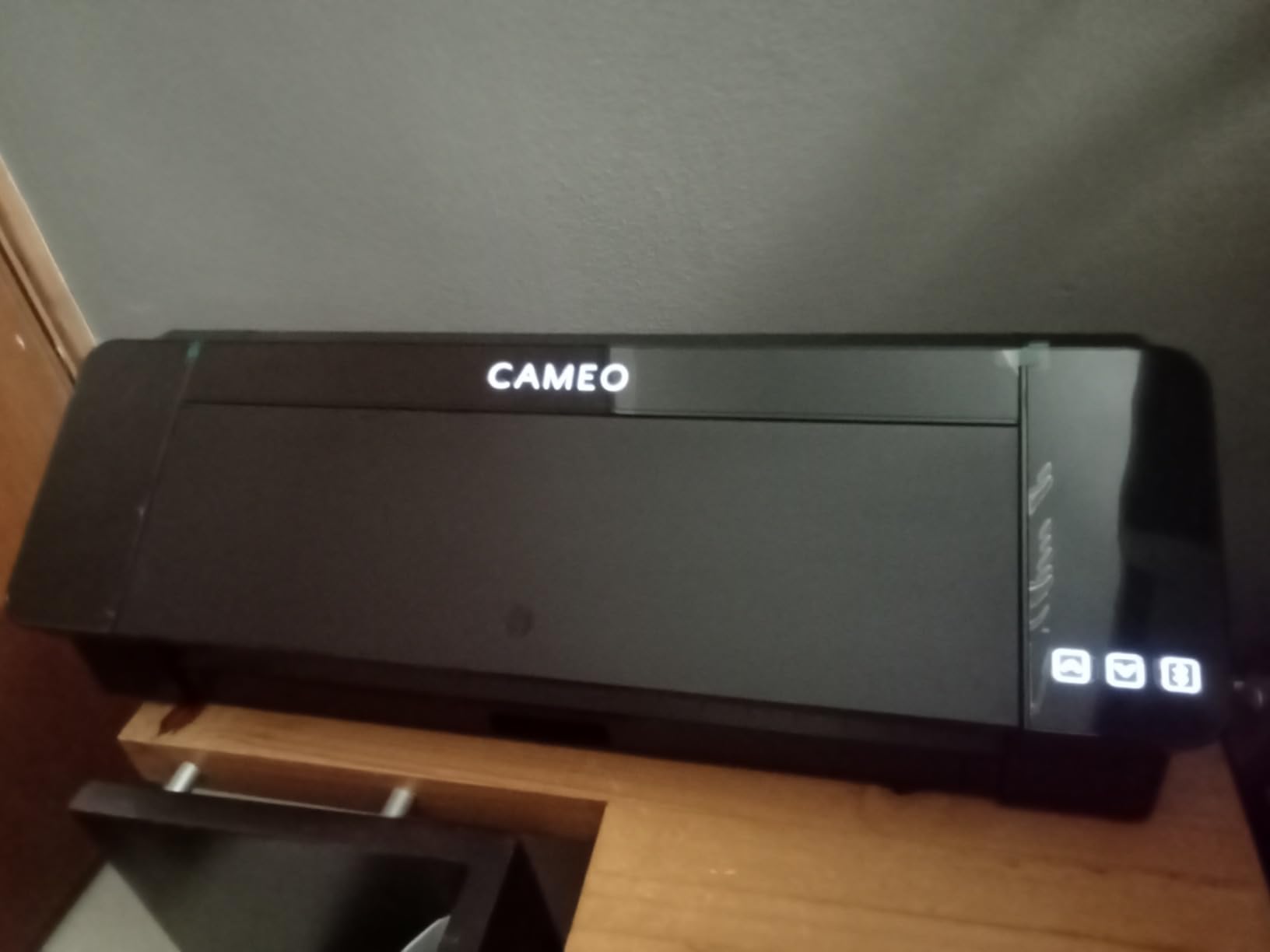 Silhouette Cameo 4 with Bluetooth, 12x12 Cutting mat, AutoBlade 2, 100 Designs and Silhouette Studio Software - Black Edition Customer Review Silhouette Cameo 4 with Bluetooth, 12x12 Cutting mat, AutoBlade 2, 100 Designs and Silhouette Studio Software - Black Edition - Customer Photo 1