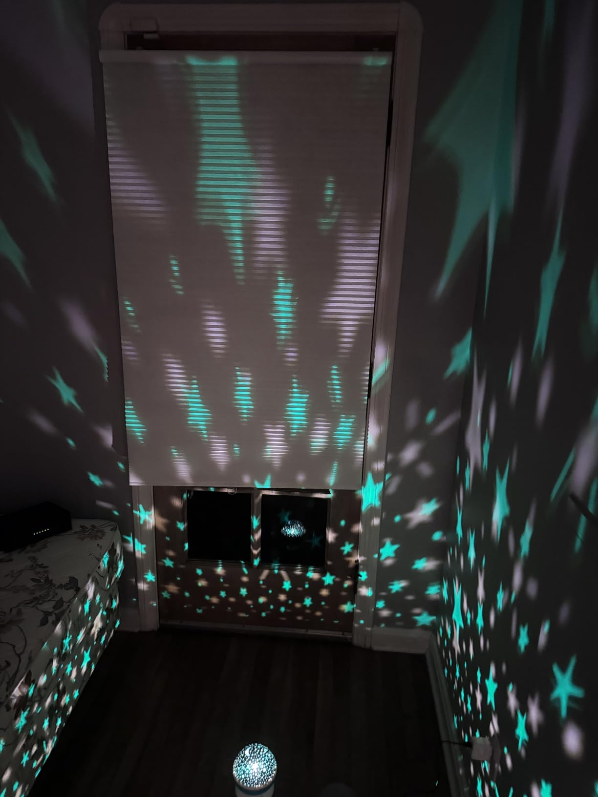 Night Light for Kids, Kids Night Light Nebula 360 Degree Rotation - 4 LED Bulbs 12 Light Color Star Projector Changing with USB Cable, Romantic Gifts for Men Women Children Customer Review Night Light for Kids, Kids Night Light Nebula 360 Degree Rotation - 4 LED Bulbs 12 Light Color Star Projector Changing with USB Cable, Romantic Gifts for Men Women Children - Customer Photo 2