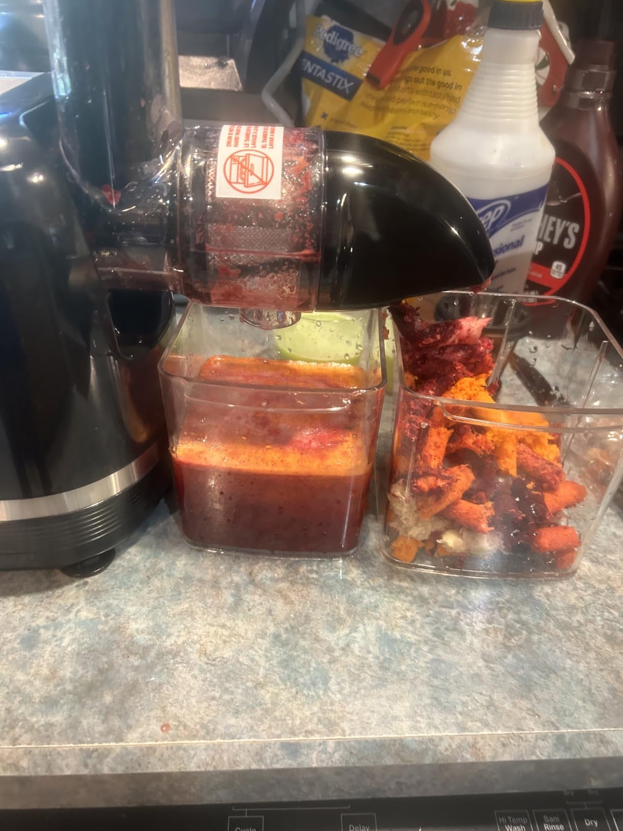 Omega H3000D Cold Press 365 Juicer Slow Masticating Extractor Creates Delicious Fruit Vegetable and Leafy Green High Juice Yield and Preserves Nutritional Value, 150-Watt, Black Customer Review Omega H3000D Cold Press 365 Juicer Slow Masticating Extractor Creates Delicious Fruit Vegetable and Leafy Green High Juice Yield and Preserves Nutritional Value, 150-Watt, Black - Customer Photo 1