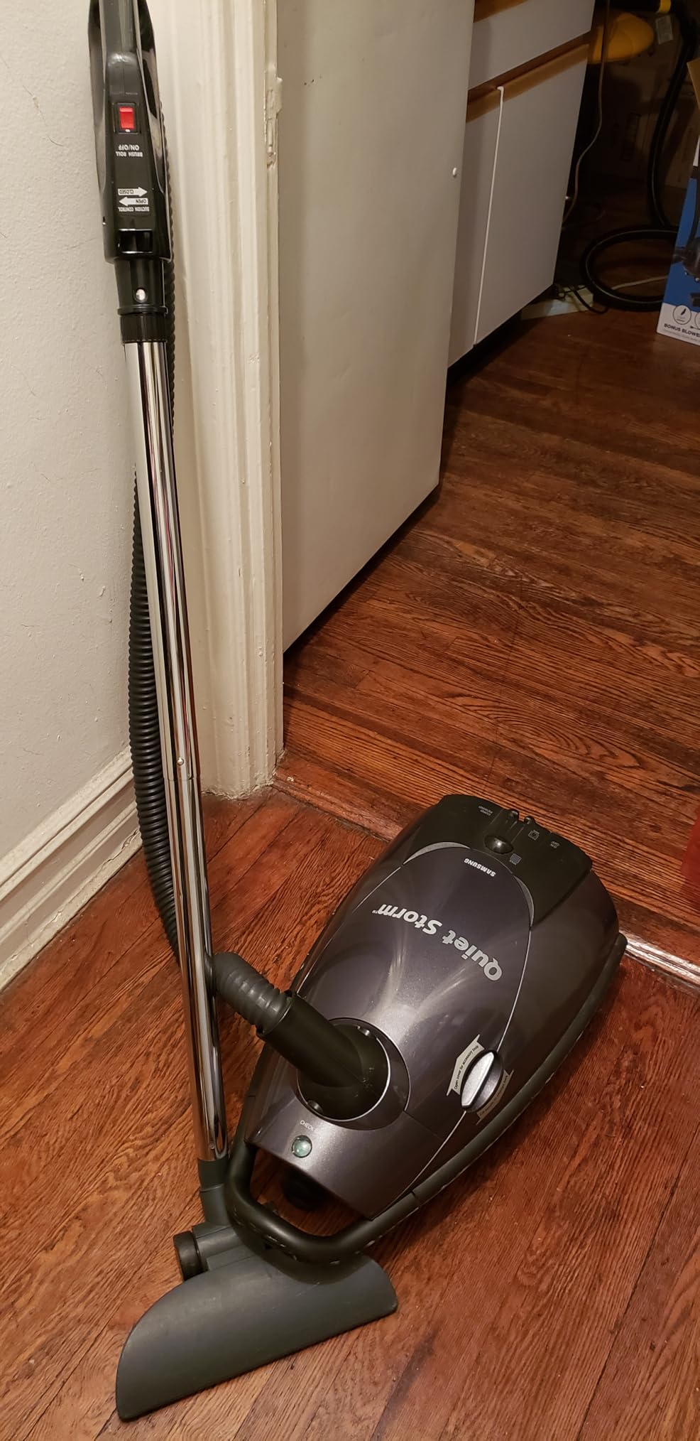 Eureka 3670M Canister Cleaner, Lightweight Powerful Vacuum for Carpets and Hard floors, w/ 5bags,Yellow Customer Review Eureka 3670M Canister Cleaner, Lightweight Powerful Vacuum for Carpets and Hard floors, w/ 5bags,Yellow - Customer Photo 1