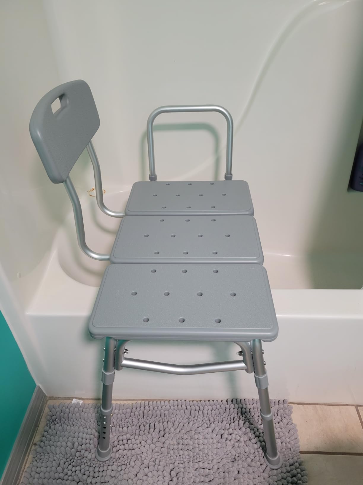 Medline Transfer Bench for Bathtubs and Showers, Adjustable Shower Bench and Bath Seat For Seniors and adults, Slip-resistant Feet, Heavy-Duty 400 lb. Weight Capacity, Tool-Free Assembly Customer Review Medline Transfer Bench for Bathtubs and Showers, Adjustable Shower Bench and Bath Seat For Seniors and adults, Slip-resistant Feet, Heavy-Duty 400 lb. Weight Capacity, Tool-Free Assembly - Customer Photo 1