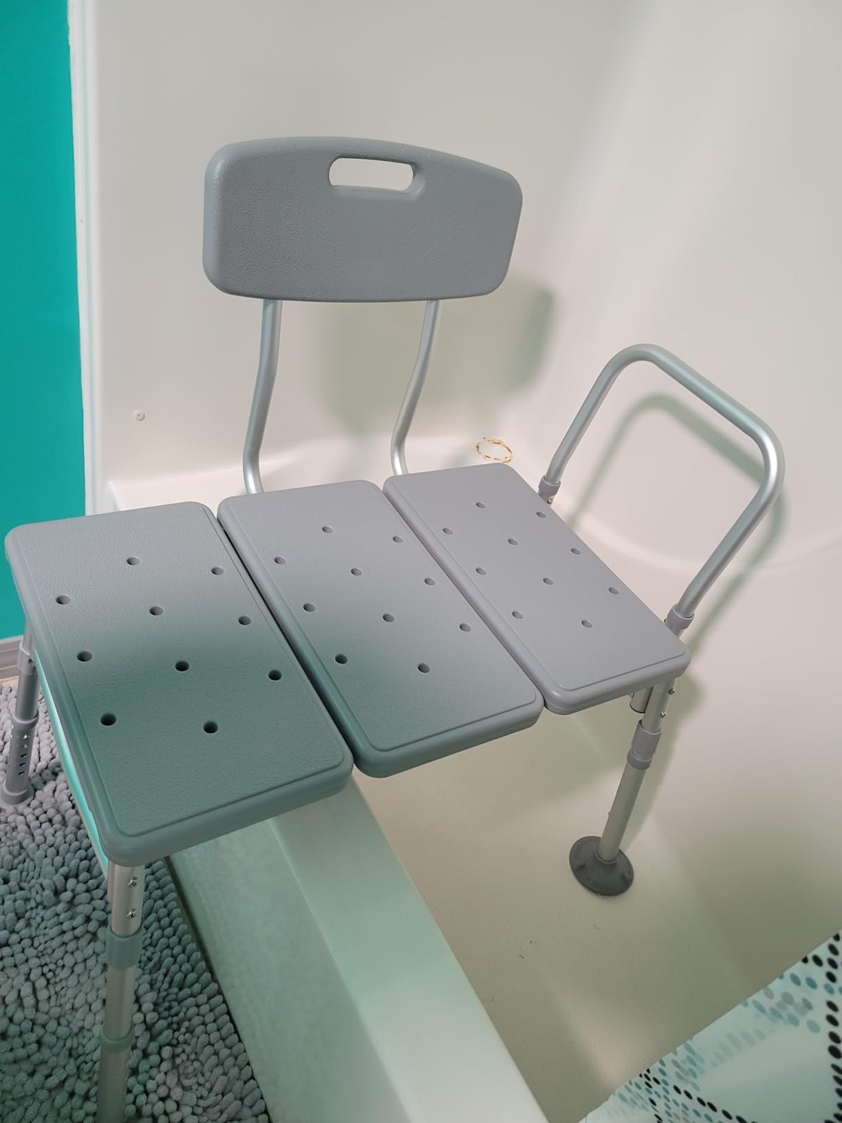 Medline Transfer Bench for Bathtubs and Showers, Adjustable Shower Bench and Bath Seat For Seniors and adults, Slip-resistant Feet, Heavy-Duty 400 lb. Weight Capacity, Tool-Free Assembly Customer Review Medline Transfer Bench for Bathtubs and Showers, Adjustable Shower Bench and Bath Seat For Seniors and adults, Slip-resistant Feet, Heavy-Duty 400 lb. Weight Capacity, Tool-Free Assembly - Customer Photo 2