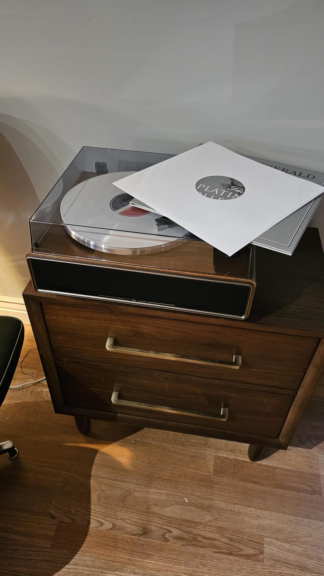 1 by ONE High Fidelity Belt Drive Turntable with Built-in Speakers, Vinyl Record Player with Magnetic Cartridge, Bluetooth Playback and Aux-in Functionality, Auto Off - Customer Photo 1