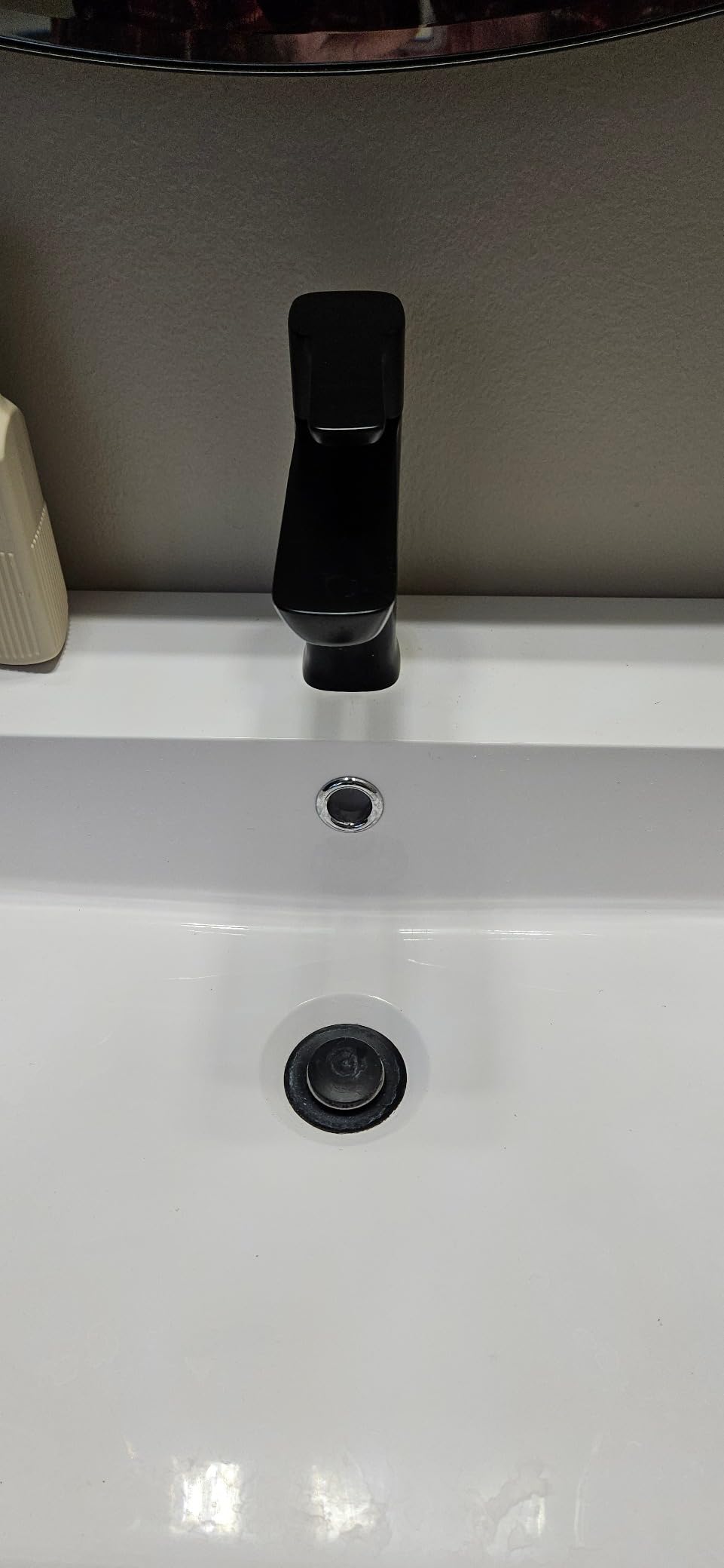 Delta Modern Matte Black Bathroom Faucet 1 Hole, Single Hole Bathroom Sink Faucet for Vanity, Push-Pop Drain Assembly, Matte Black 581LF-BLGPM-PP Customer Review Delta Modern Matte Black Bathroom Faucet 1 Hole, Single Hole Bathroom Sink Faucet for Vanity, Push-Pop Drain Assembly, Matte Black 581LF-BLGPM-PP - Customer Photo 2