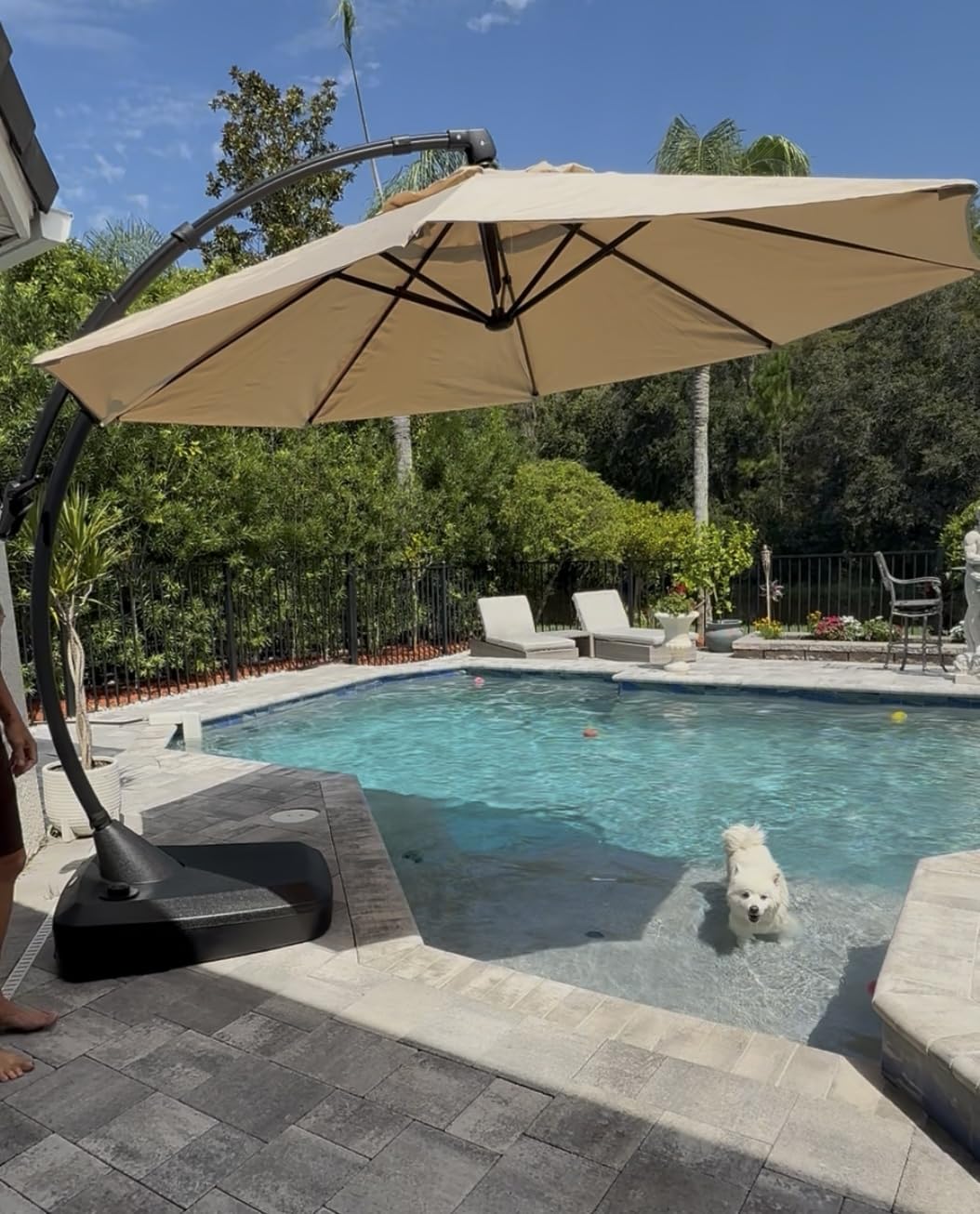 Grand patio 11FT Cantilever Umbrella with Base Outdoor Large Round Aluminum Offset Umbrella for Patio Garden Backyard (Champagne, 11 FT) - Customer Photo 2