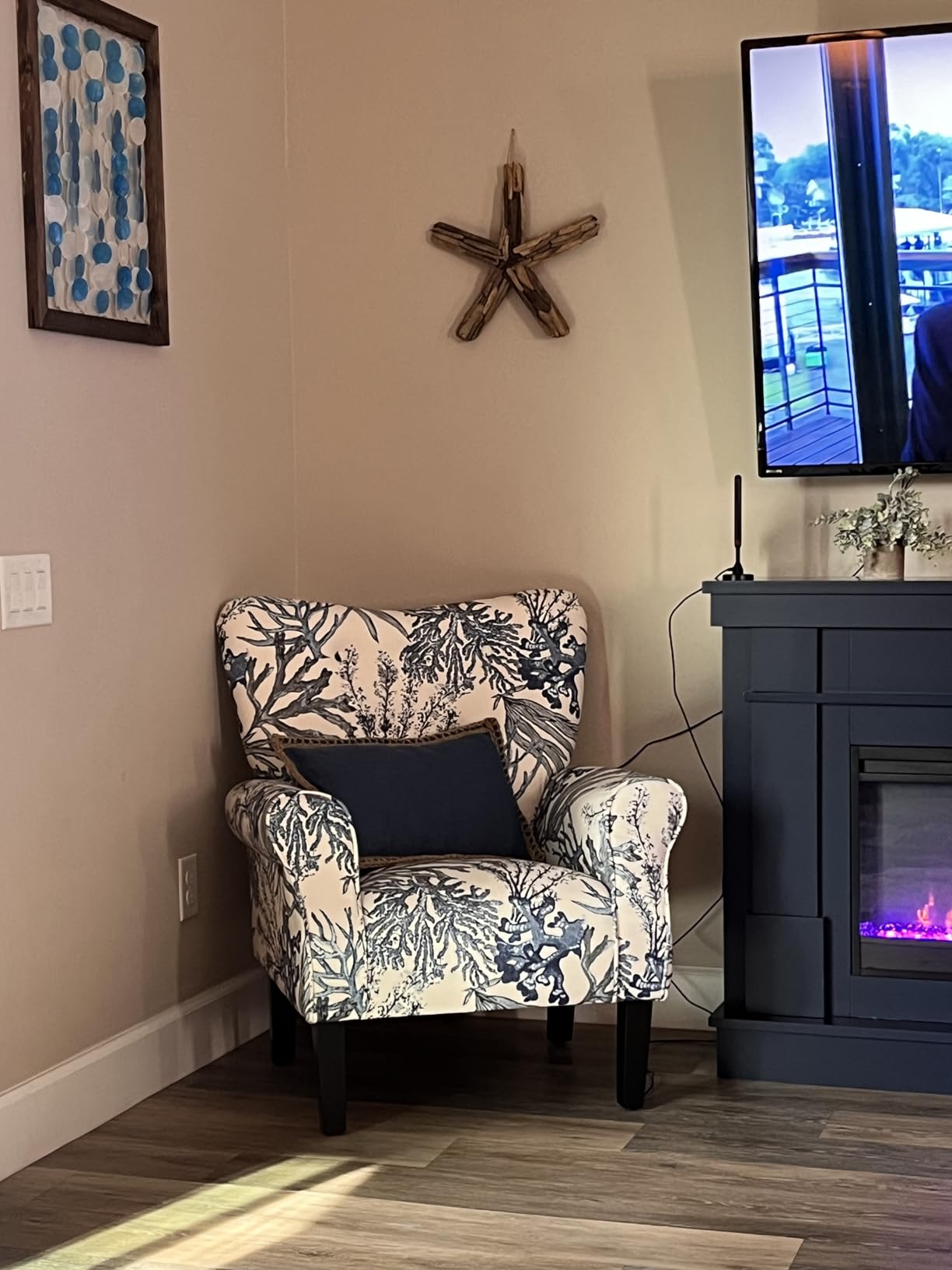 BELLEZE Modern Accent Chair, High Back Armchair, Upholstered Wingback Side Chair, Padded Single Sofa with Wooden Legs for Living Room, Bedroom - Green Blue Floral Customer Review BELLEZE Modern Accent Chair, High Back Armchair, Upholstered Wingback Side Chair, Padded Single Sofa with Wooden Legs for Living Room, Bedroom - Green Blue Floral - Customer Photo 2