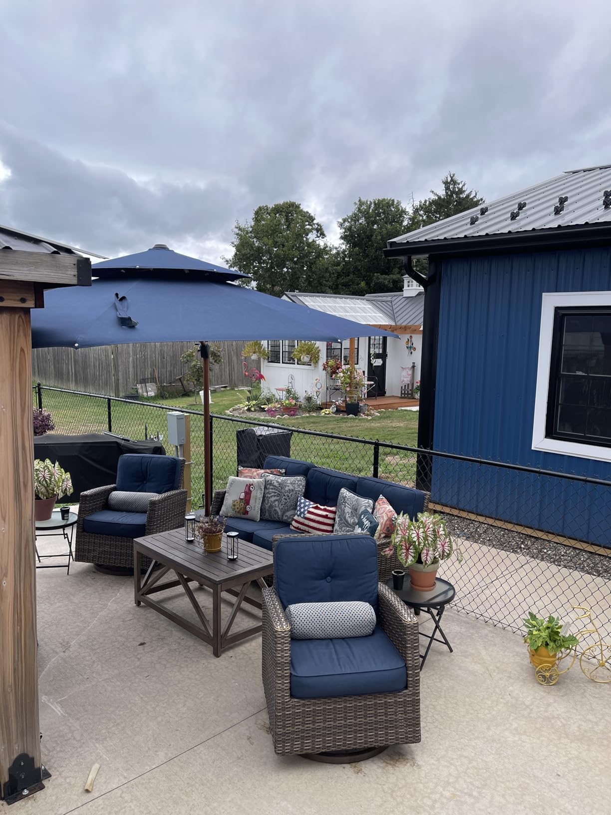 PURPLE LEAF 13ft Patio Umbrella Outdoor Round Umbrellas Large Cantilever Umbrella Windproof Offset Umbrellas Heavy Duty Sun Umbrella for Garden Deck Pool Patio, Navy Blue - Customer Photo 1