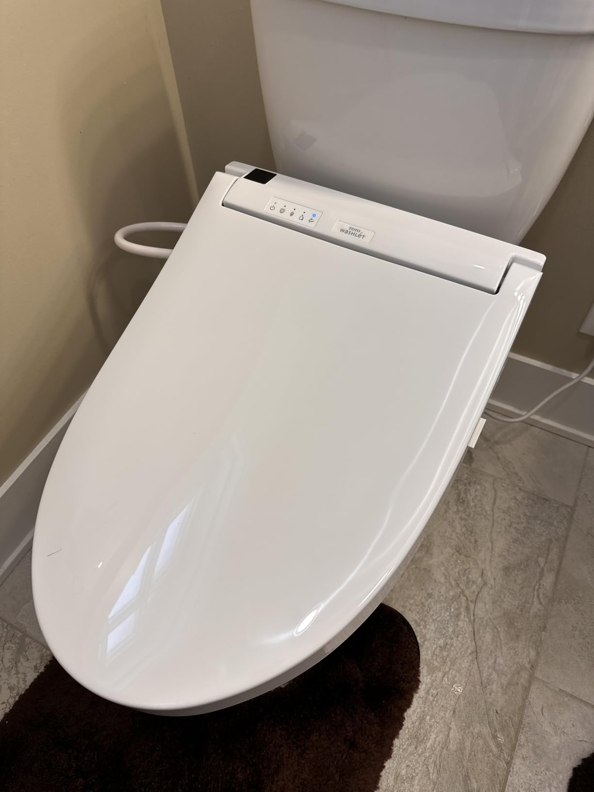 TOTO WASHLET C5 Electronic Bidet Toilet Seat with PREMIST and EWATER+ Wand Cleaning, Elongated, Cotton White Customer Review TOTO WASHLET C5 Electronic Bidet Toilet Seat with PREMIST and EWATER+ Wand Cleaning, Elongated, Cotton White - Customer Photo 1