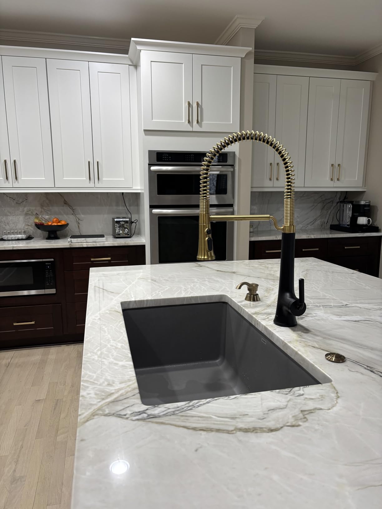 Kohler 23766-2MB Kitchen, Tone, Touchless Pull Gold, 3-Spray Faucet, K-23766-2MB, Vibrant Brushed Moderne Brass Customer Review Kohler 23766-2MB Kitchen, Tone, Touchless Pull Gold, 3-Spray Faucet, K-23766-2MB, Vibrant Brushed Moderne Brass - Customer Photo 1